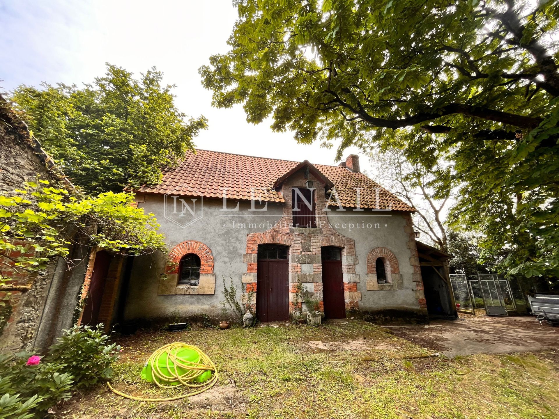 château 10 pièces en vente à BOIS DE CENE (85710)