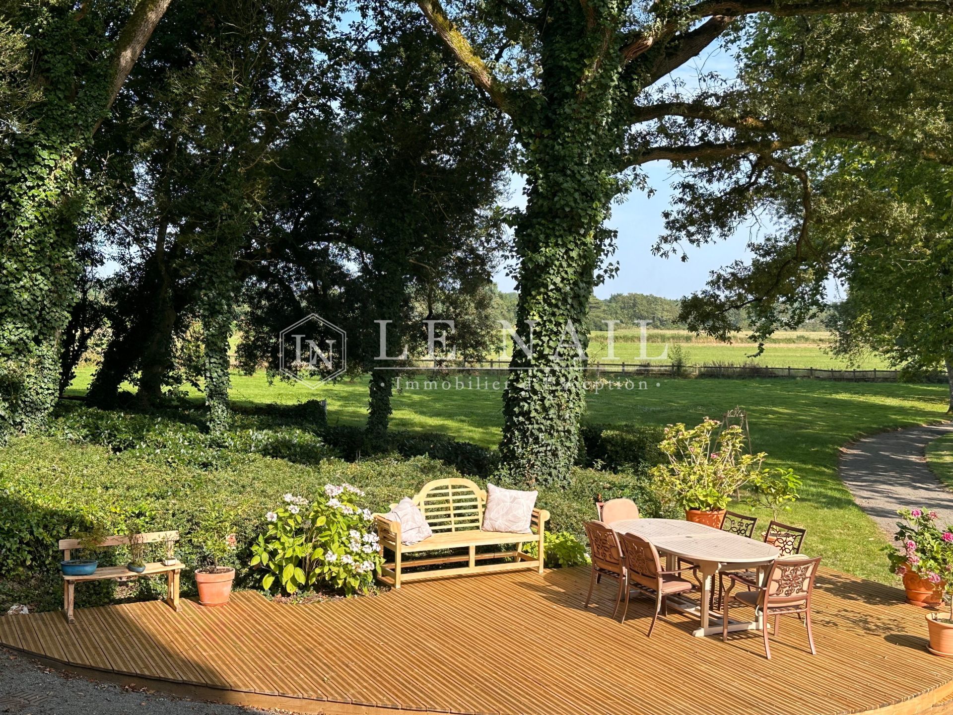 château 10 pièces en vente à BOIS DE CENE (85710)