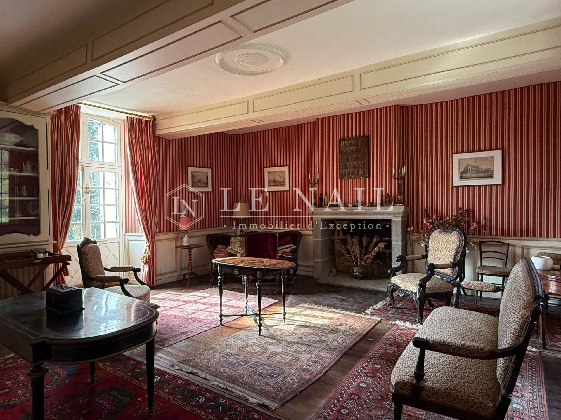 house 9 rooms for sale on MAYENNE (53100)