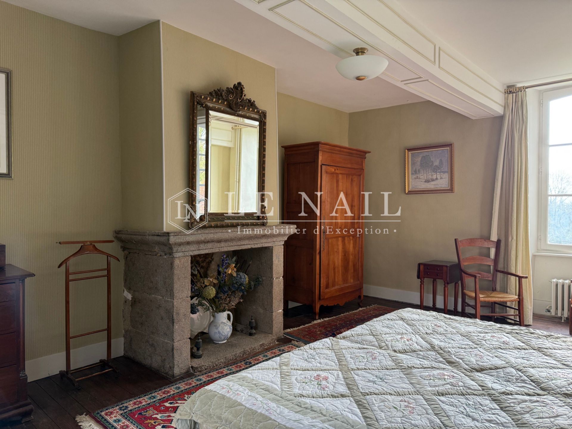 house 9 rooms for sale on MAYENNE (53100)