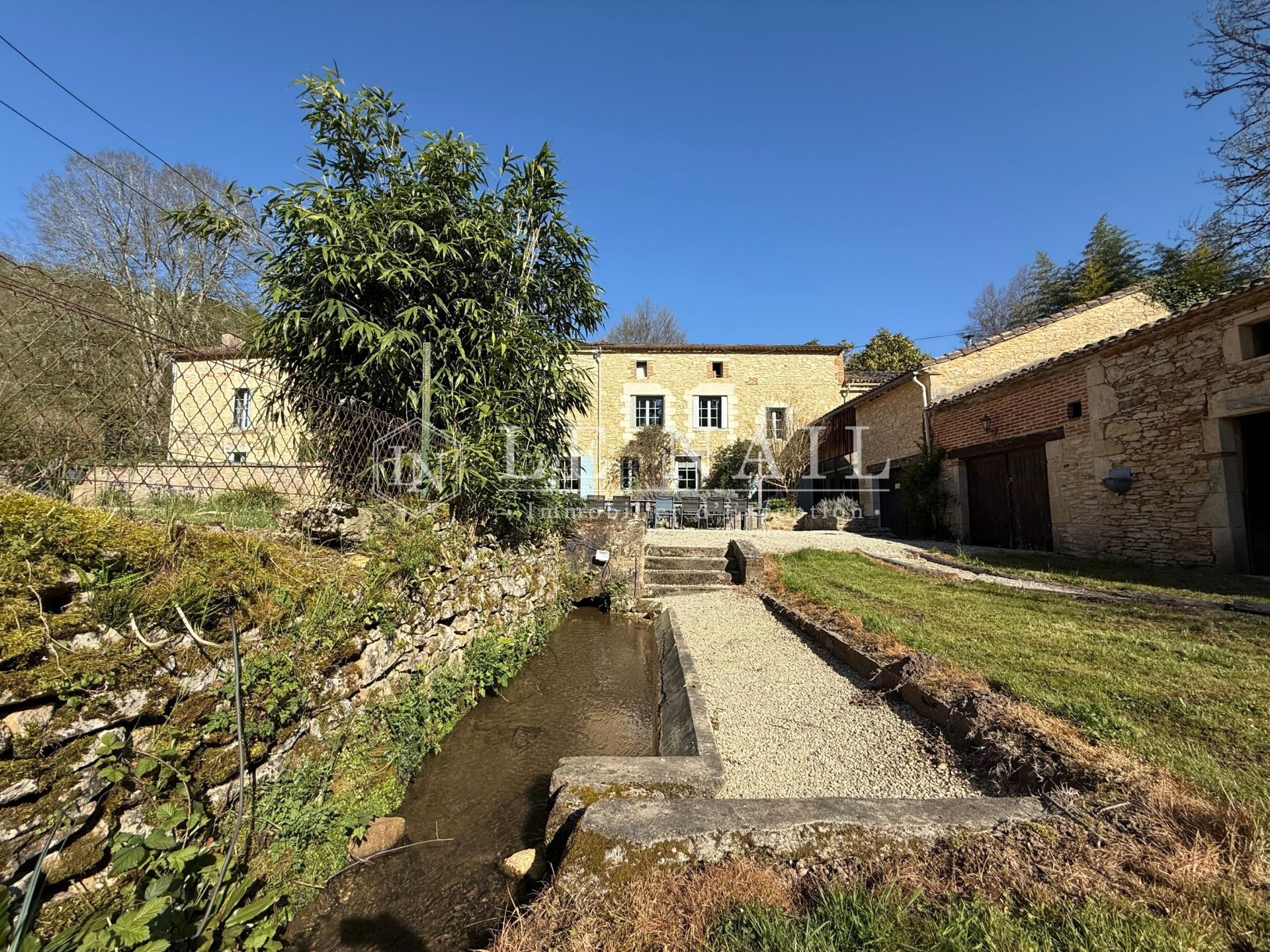 moulin 17 pièces en vente à GAVAUDUN (47150)