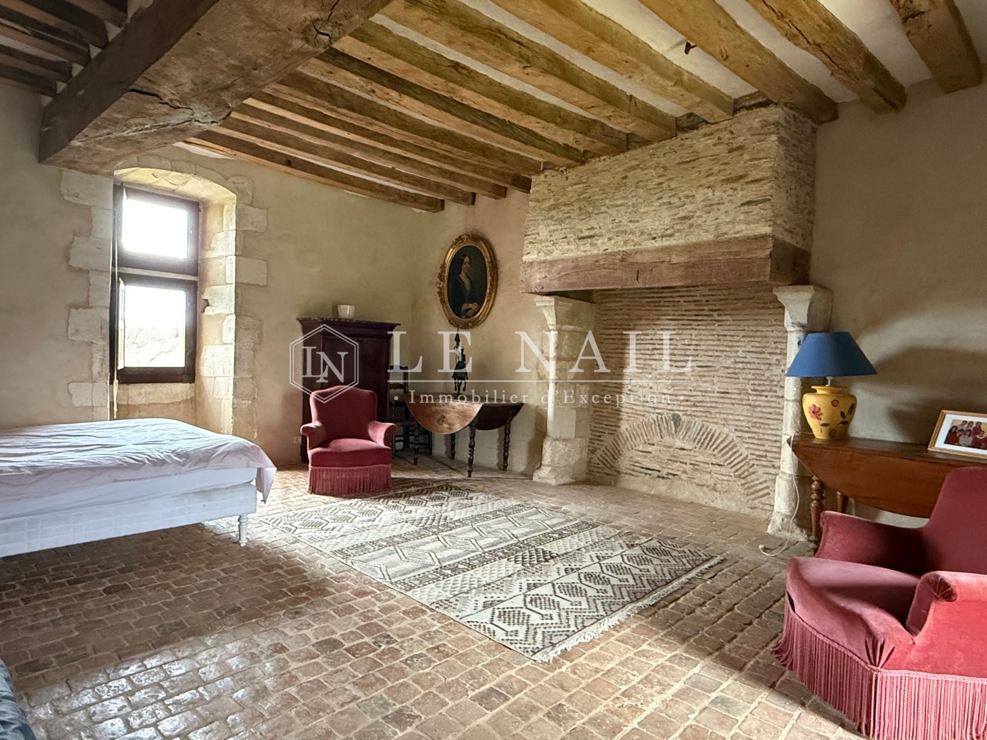 manor house 8 rooms for sale on LAVAL (53000)
