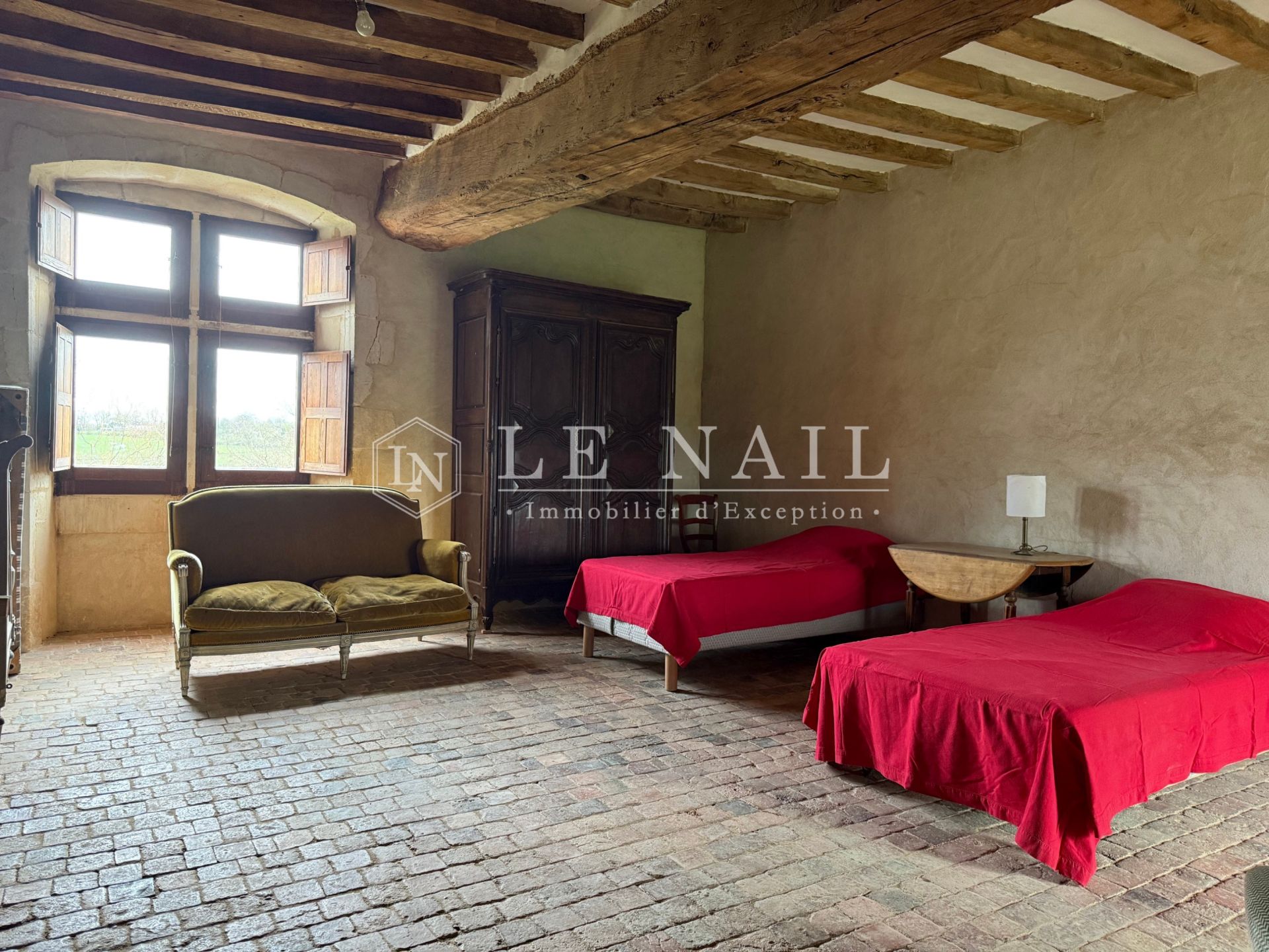manor house 8 rooms for sale on LAVAL (53000)