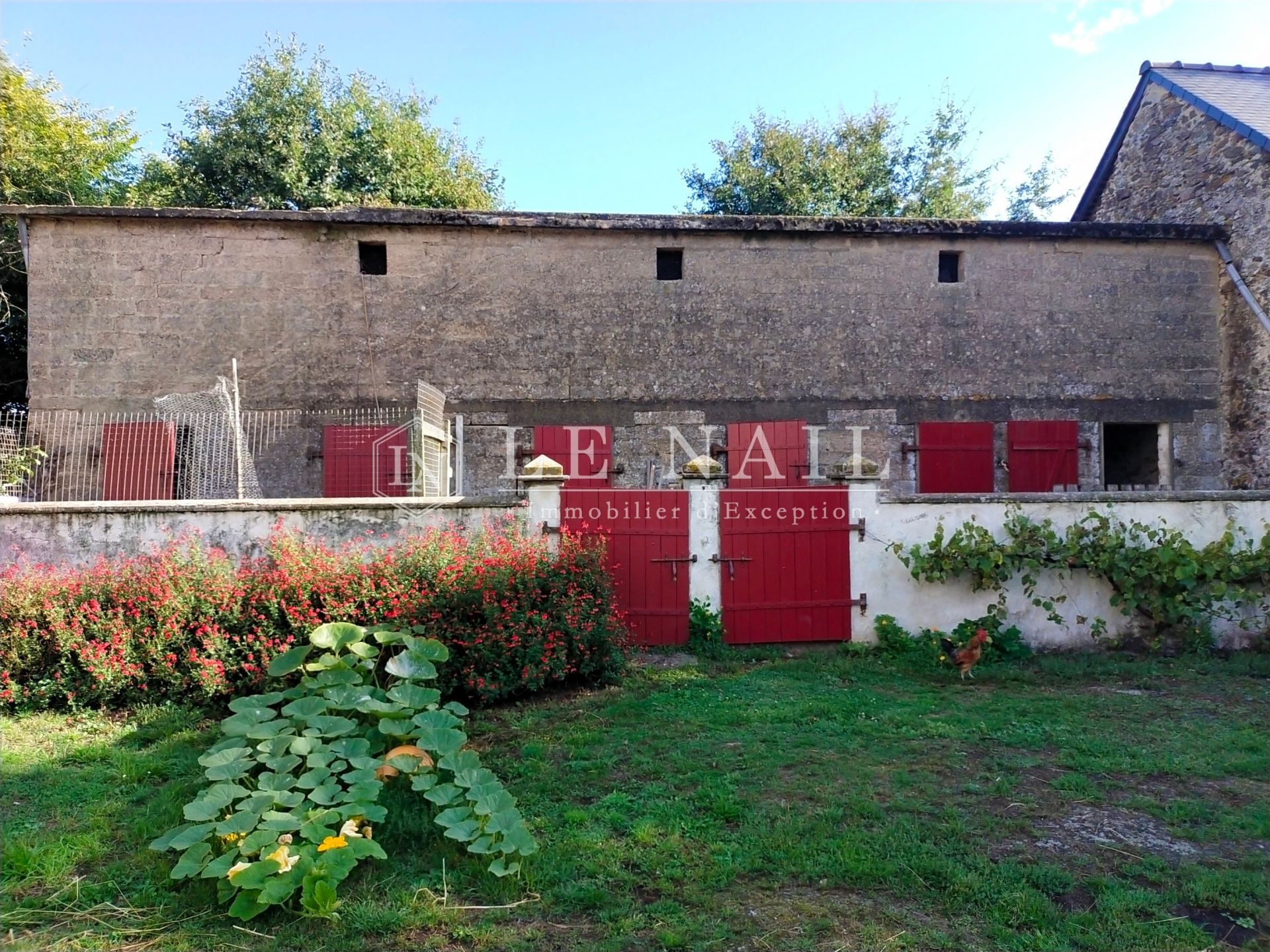manor house 8 rooms for sale on LAVAL (53000)
