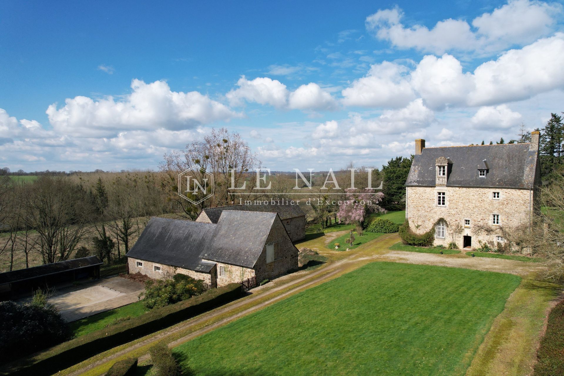 manor house 8 rooms for sale on VITRE (35500)