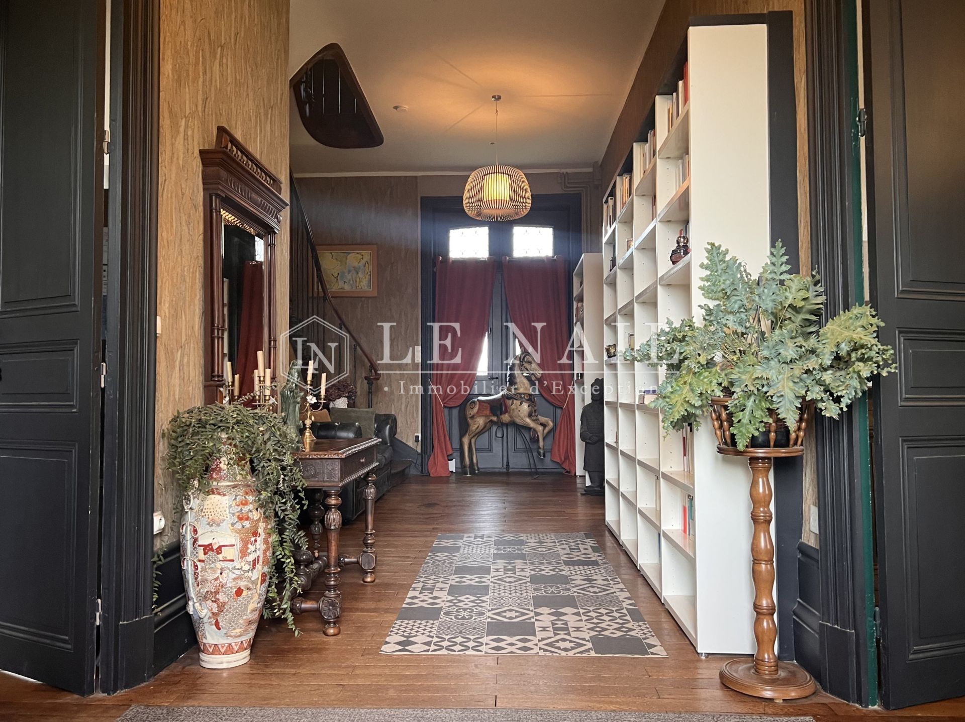 mansion 13 rooms for sale on POITIERS (86000)