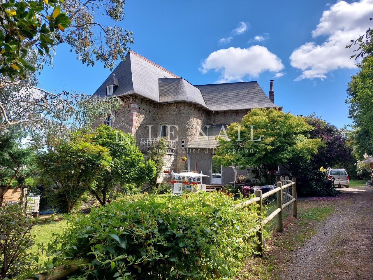 mansion 11 rooms for sale on MAURON (56430)