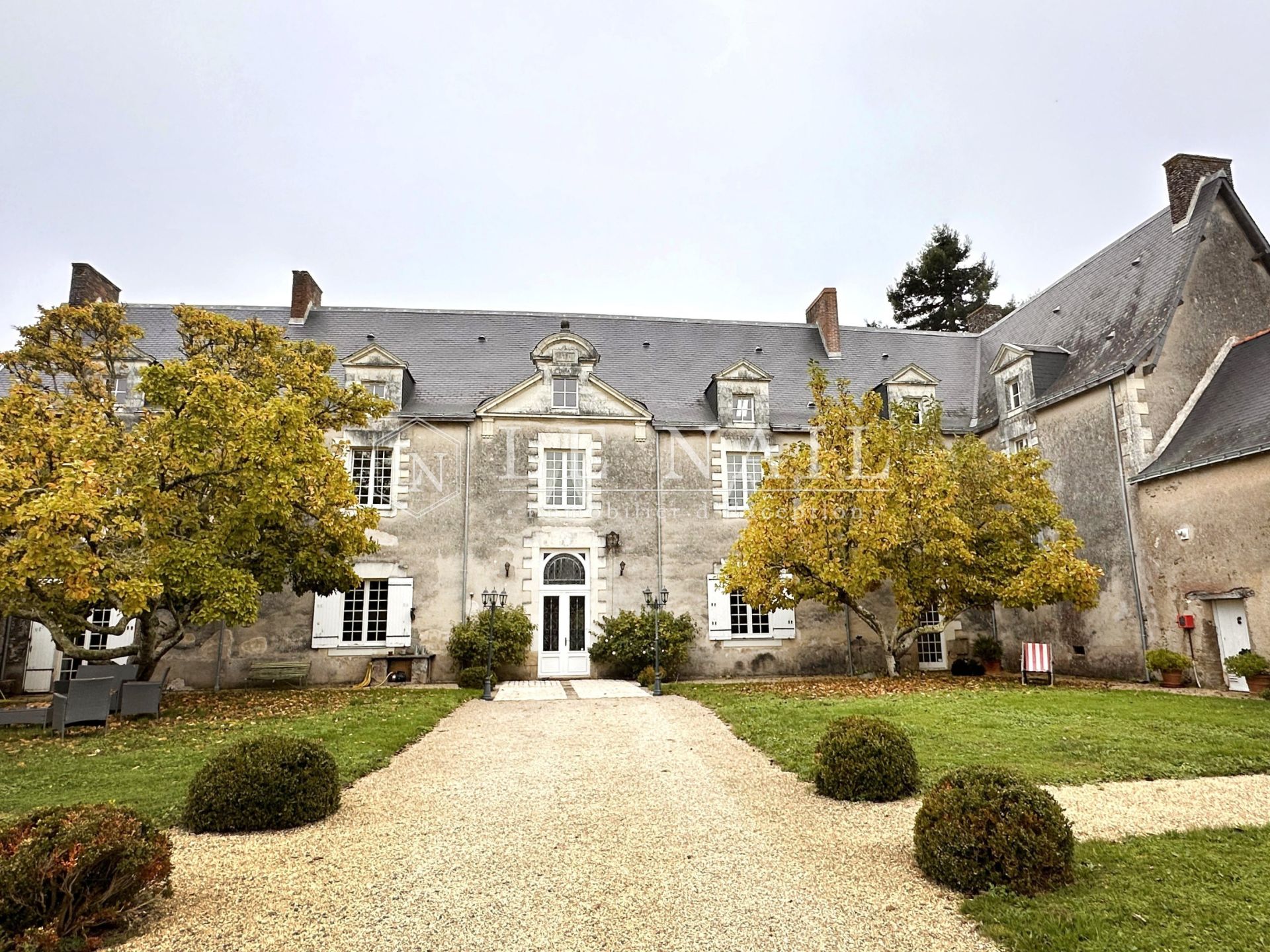 château 10 pièces en vente à TREILLIERES (44119)
