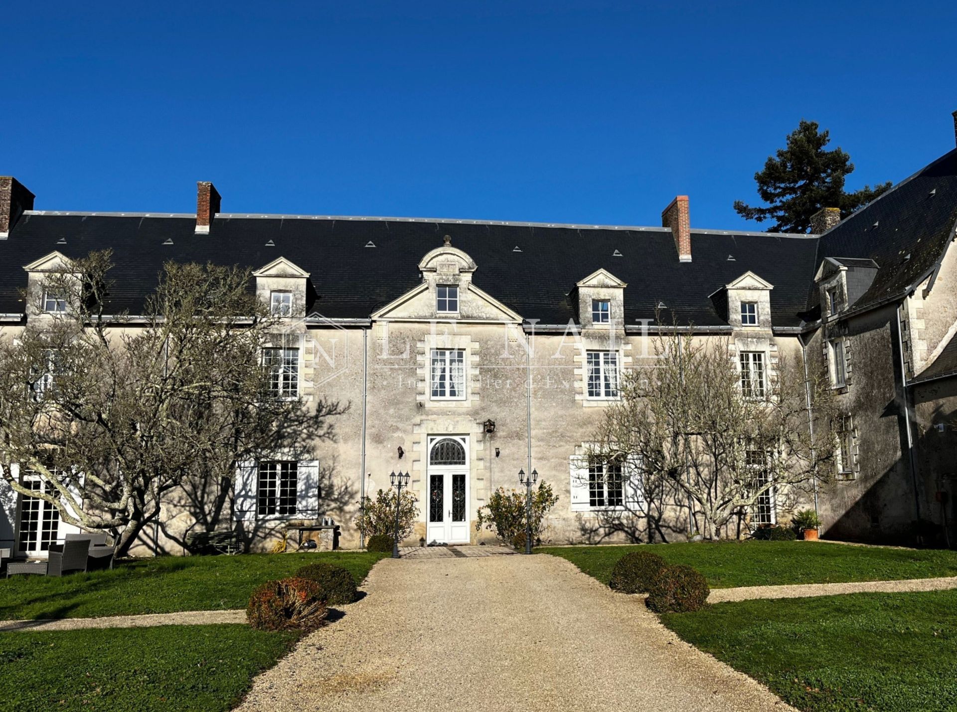 château 10 pièces en vente à TREILLIERES (44119)