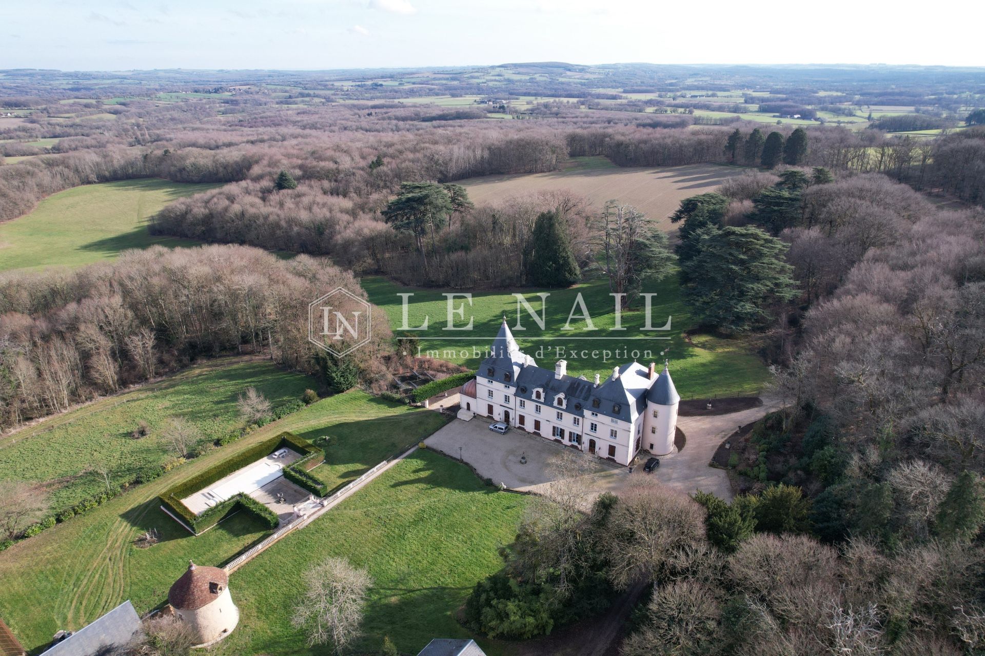 castle 15 rooms for sale on AUBIGNY SUR NERE (18700)