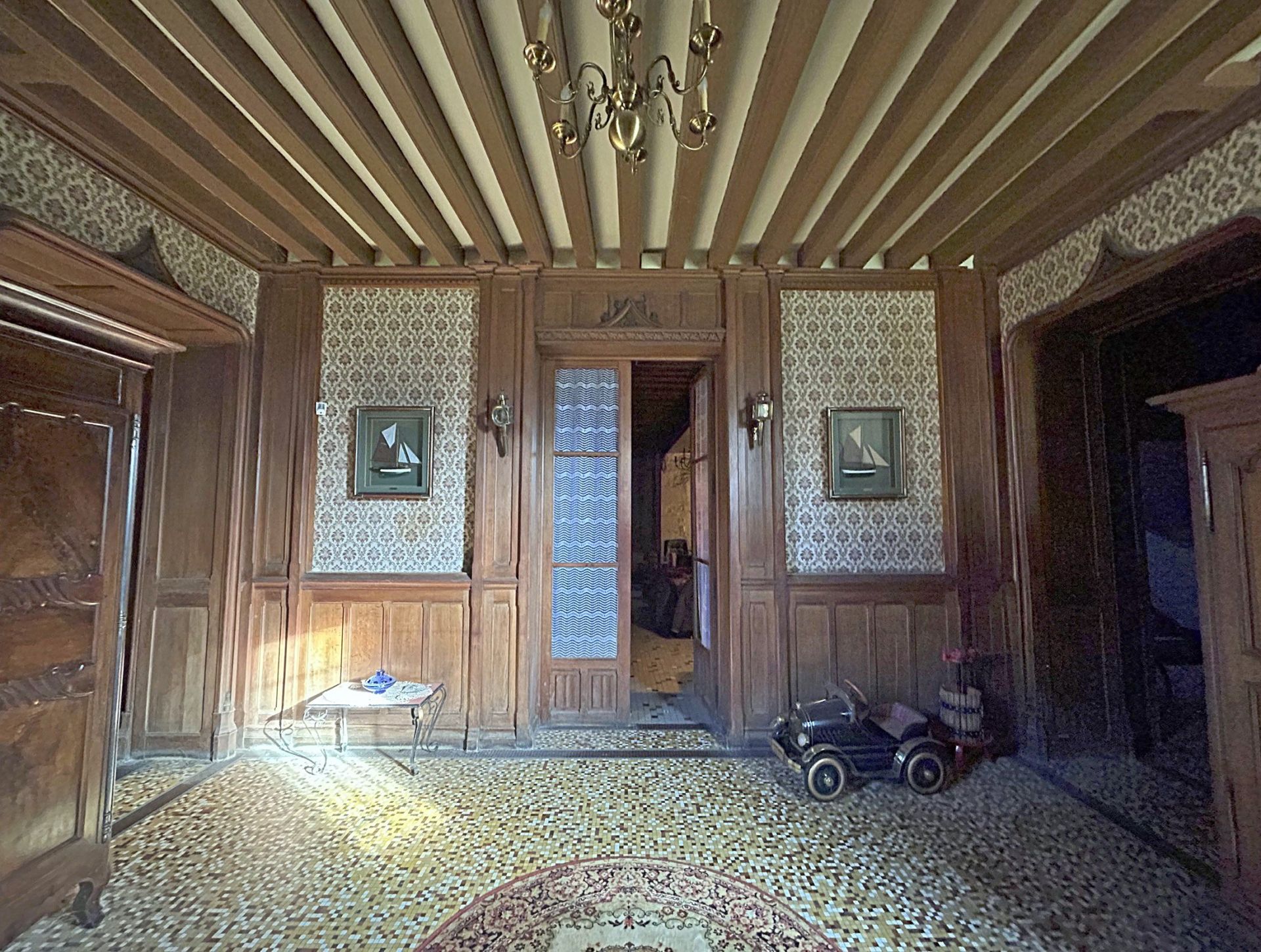castle 11 rooms for sale on NEVERS (58000)