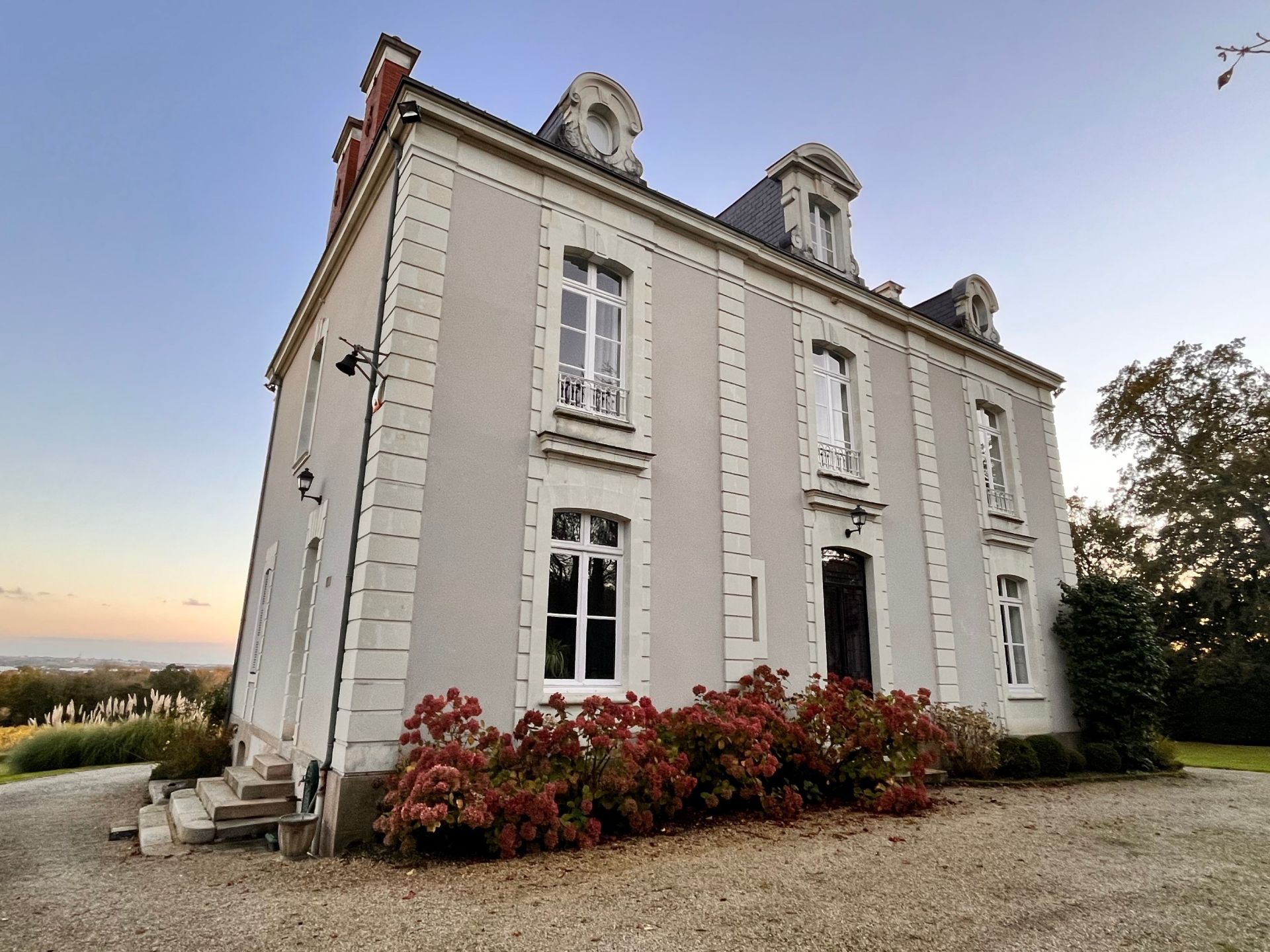 castle 13 rooms for sale on MAUVES SUR LOIRE (44470)