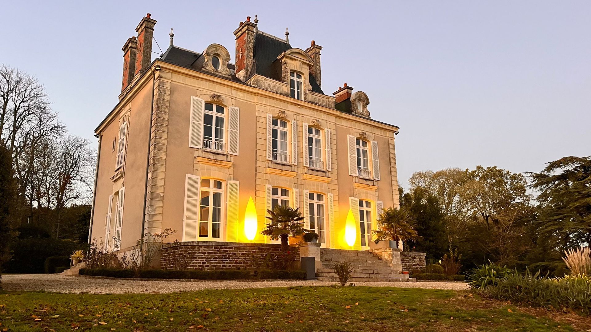 castle 13 rooms for sale on MAUVES SUR LOIRE (44470)