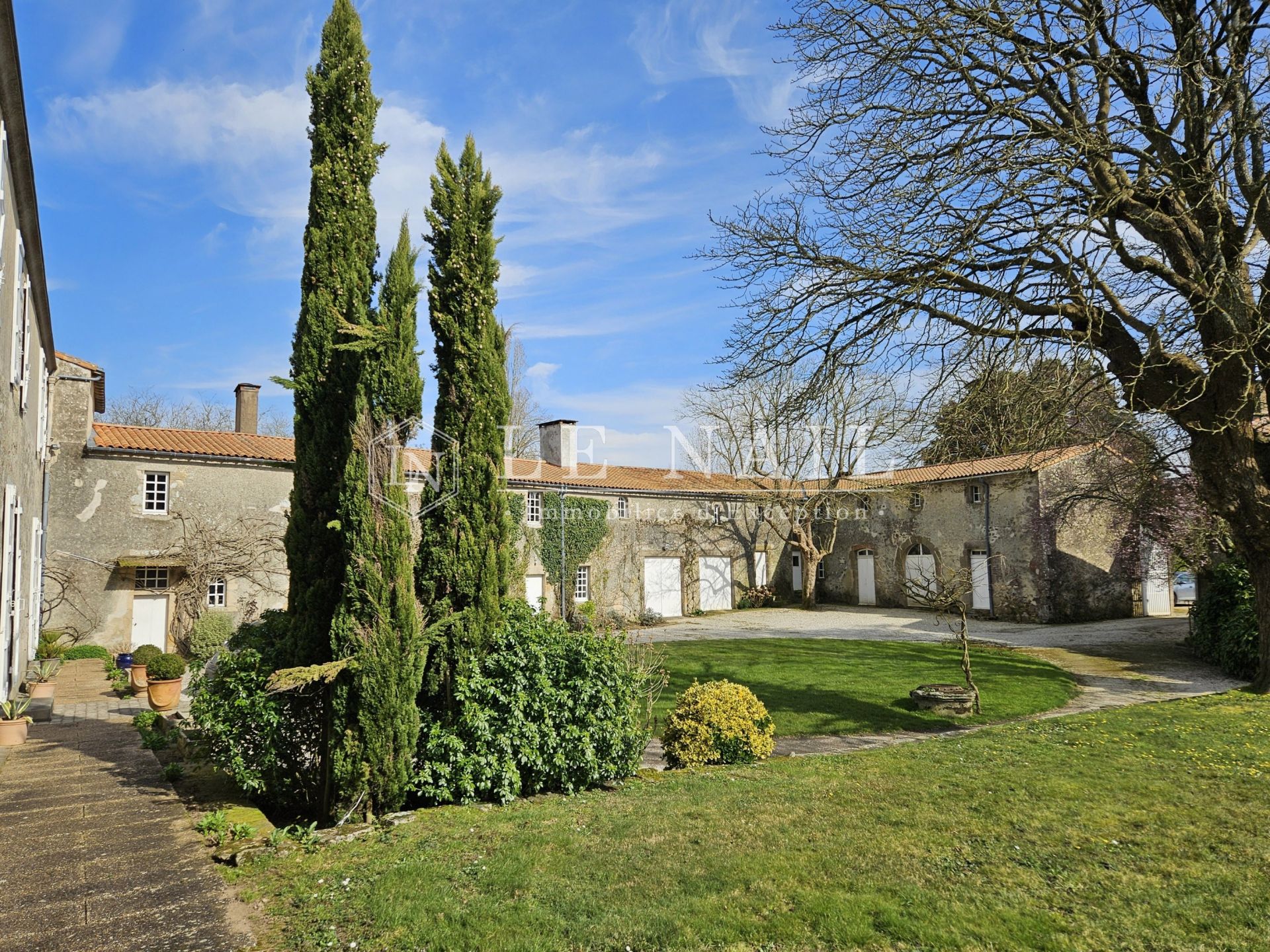 castle 10 rooms for sale on BEAULIEU SOUS LA ROCHE (85190)