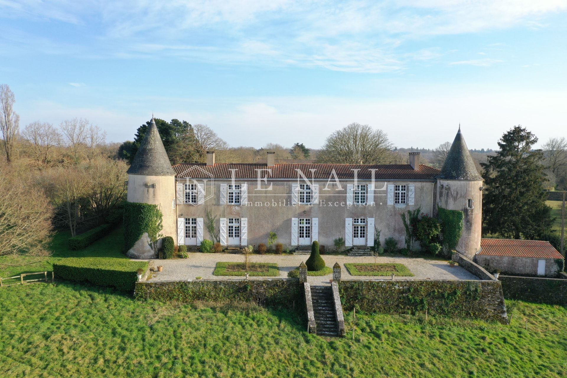 castle 10 rooms for sale on BEAULIEU SOUS LA ROCHE (85190)