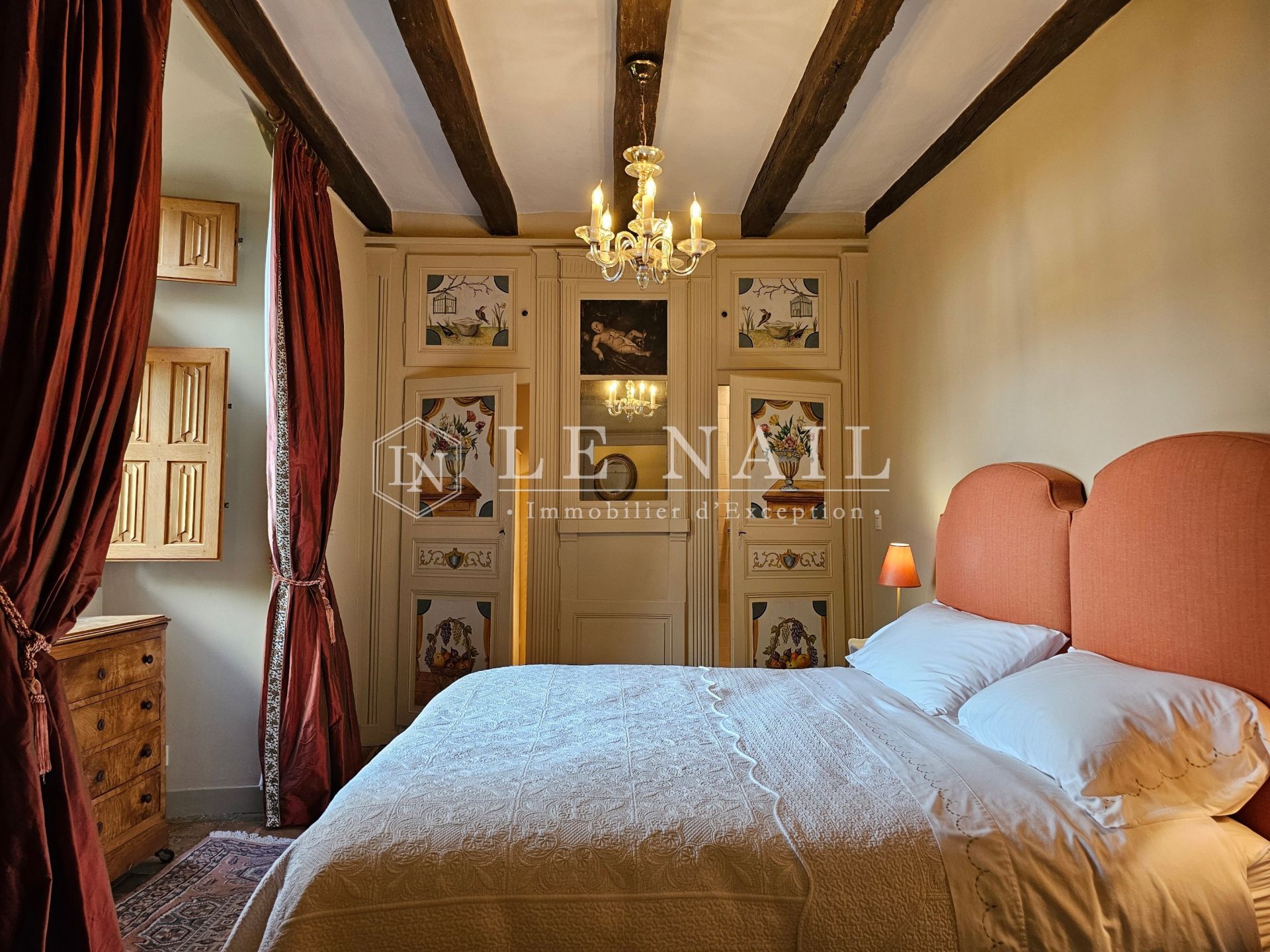 property 14 rooms for sale on SAUMUR (49400)