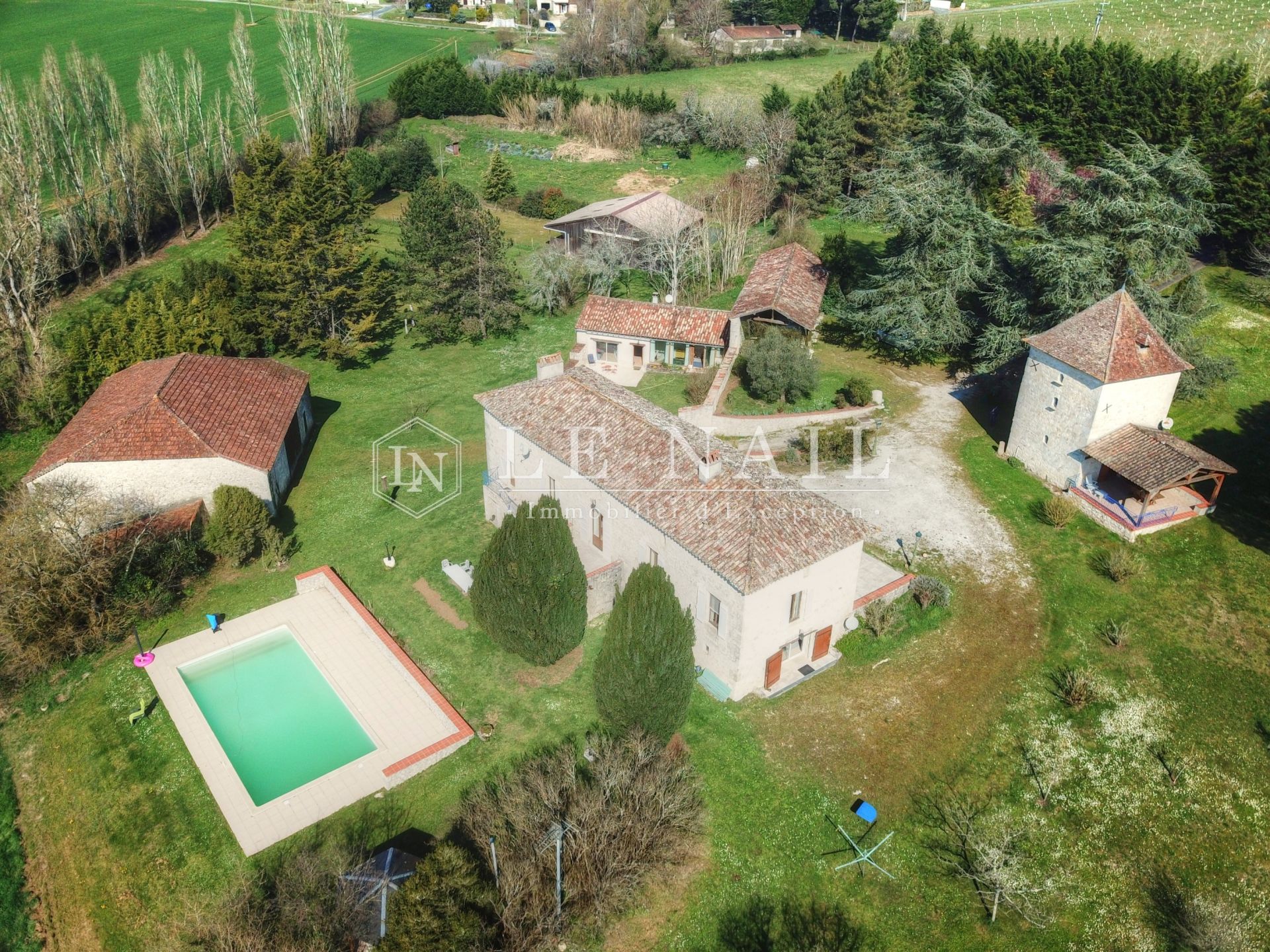 propriété 14 pièces en vente à AGEN (47000) propriété 14 pièces en vente à AGEN (47000)