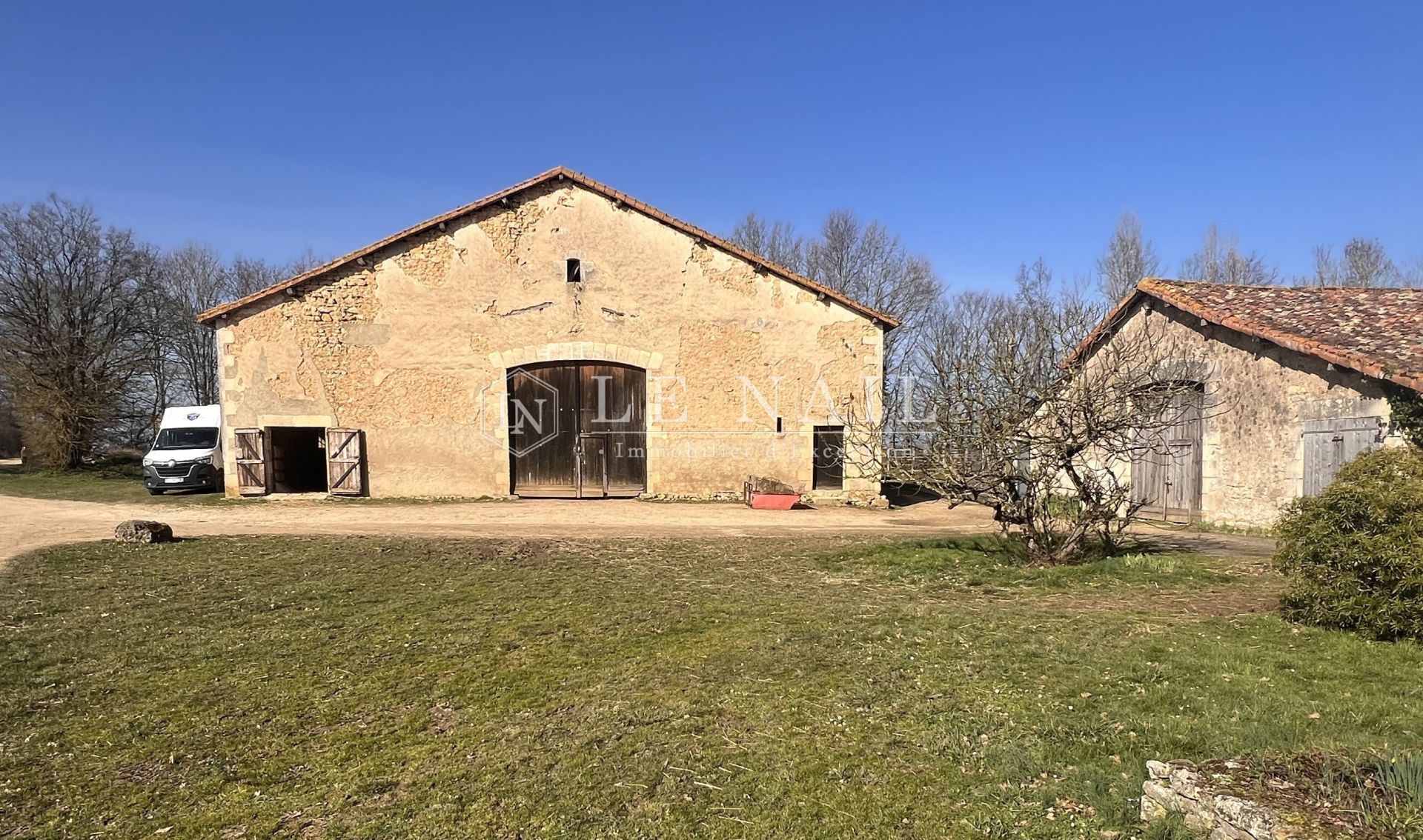 propriété 9 pièces en vente à GENCAY (86160)