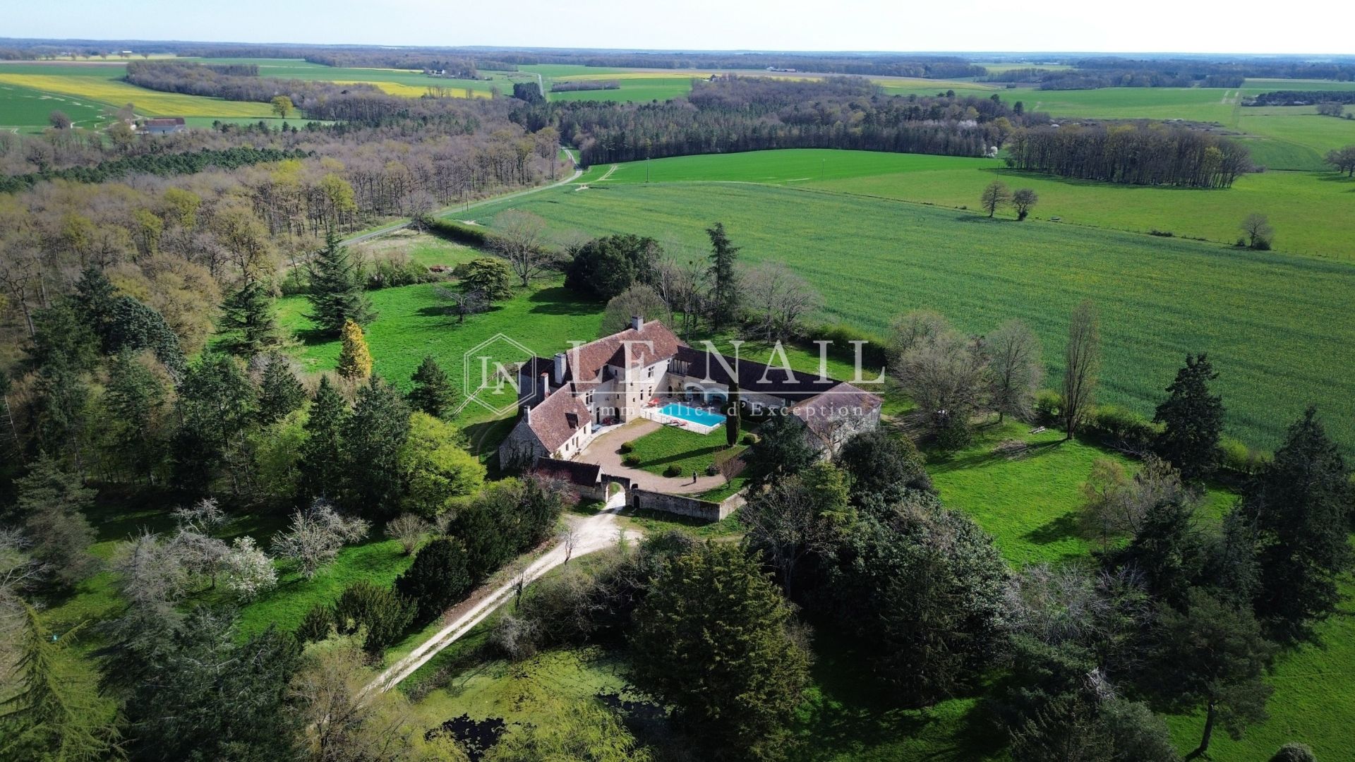 castle 15 rooms for sale on LOCHES (37600)