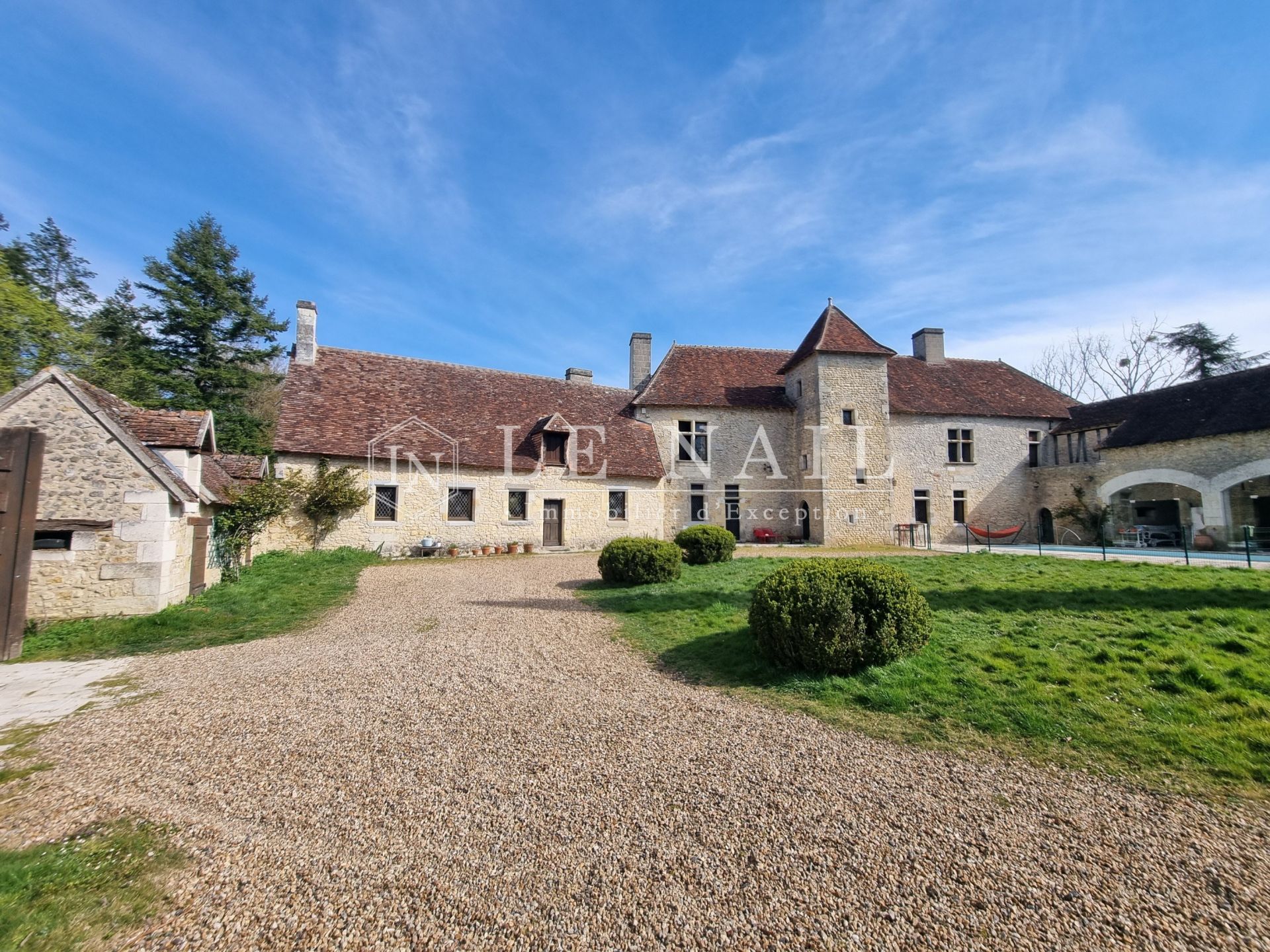 castle 15 rooms for sale on LOCHES (37600)