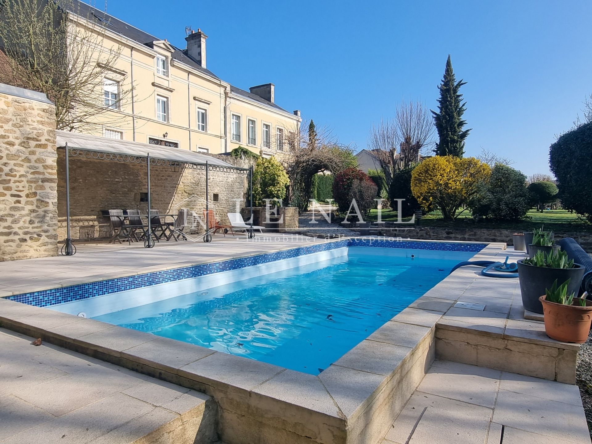 hôtel particulier 7 pièces en vente à ALENCON (61000)