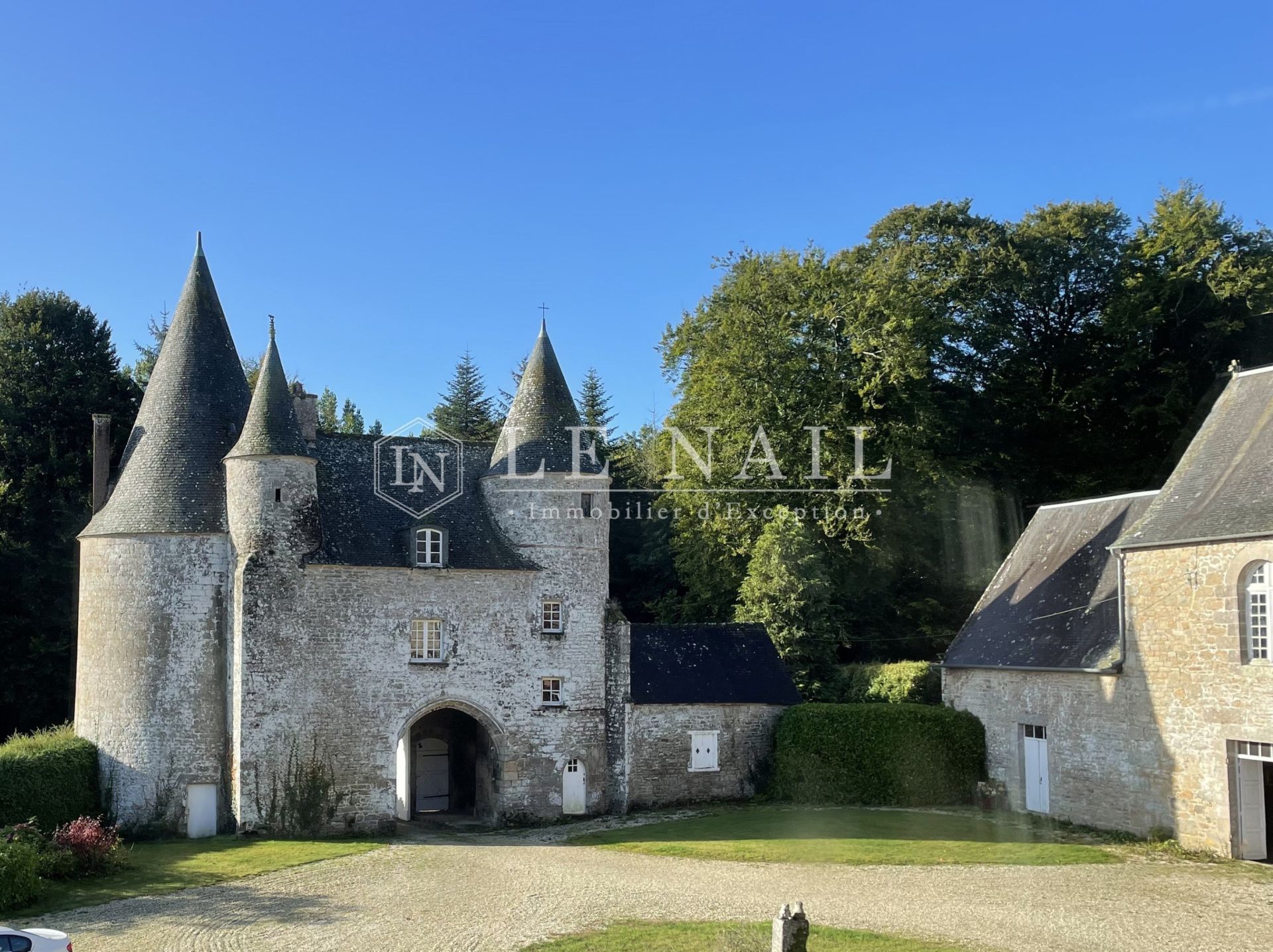 château 12 pièces en vente à QUINTIN (22800)