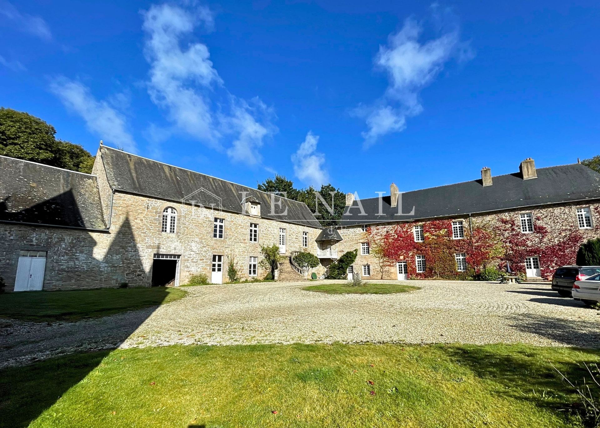 château 12 pièces en vente à QUINTIN (22800)