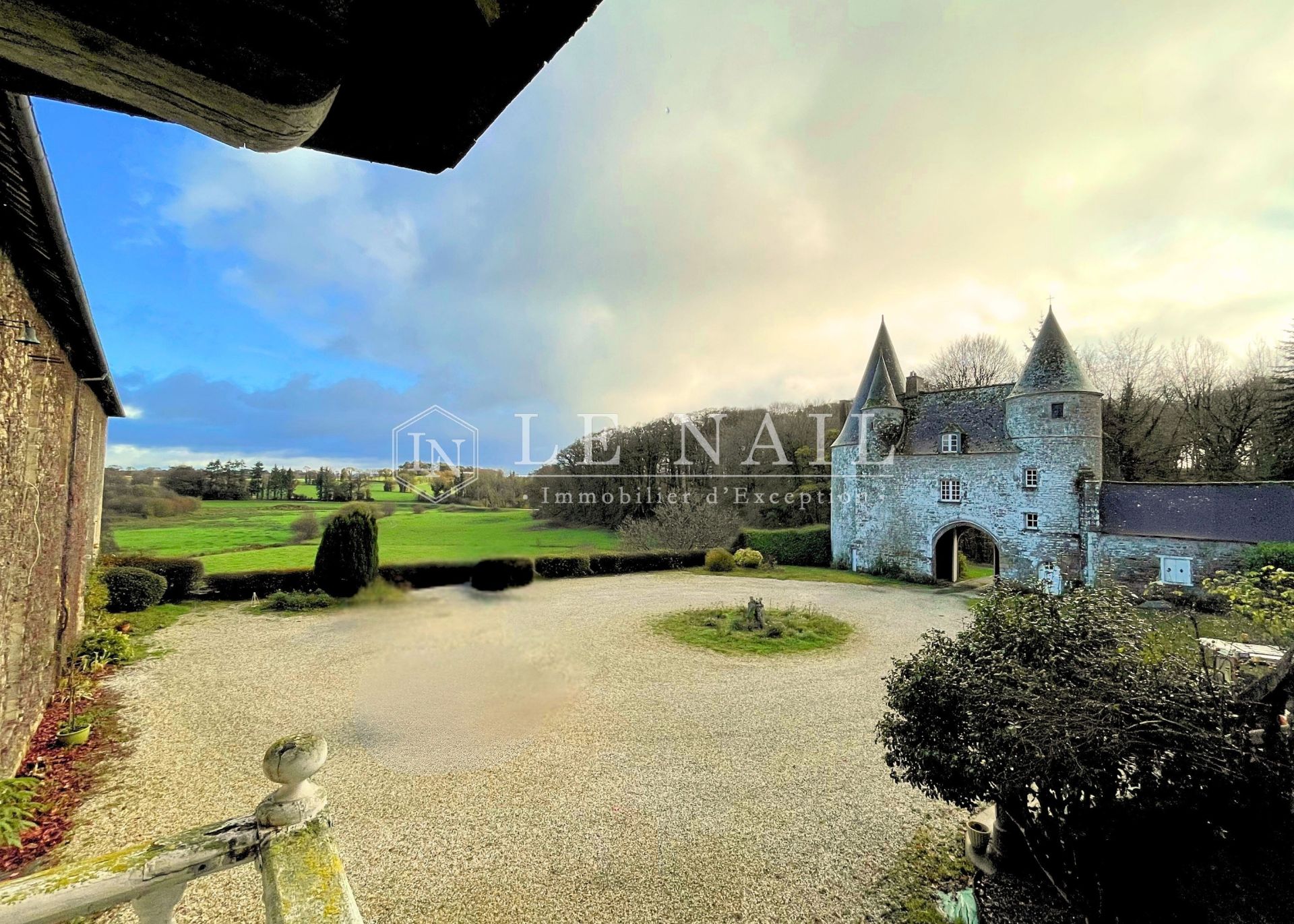 château 12 pièces en vente à QUINTIN (22800)