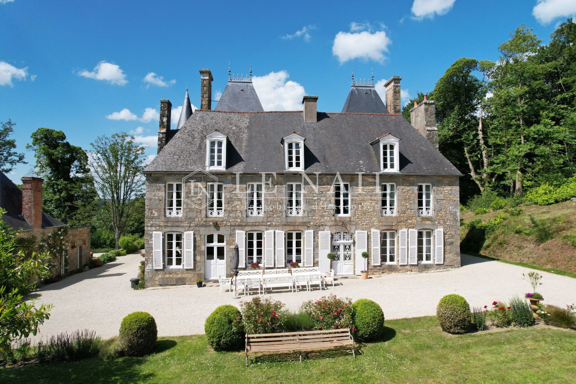 castle 10 rooms for sale on COMBOURG (35270)