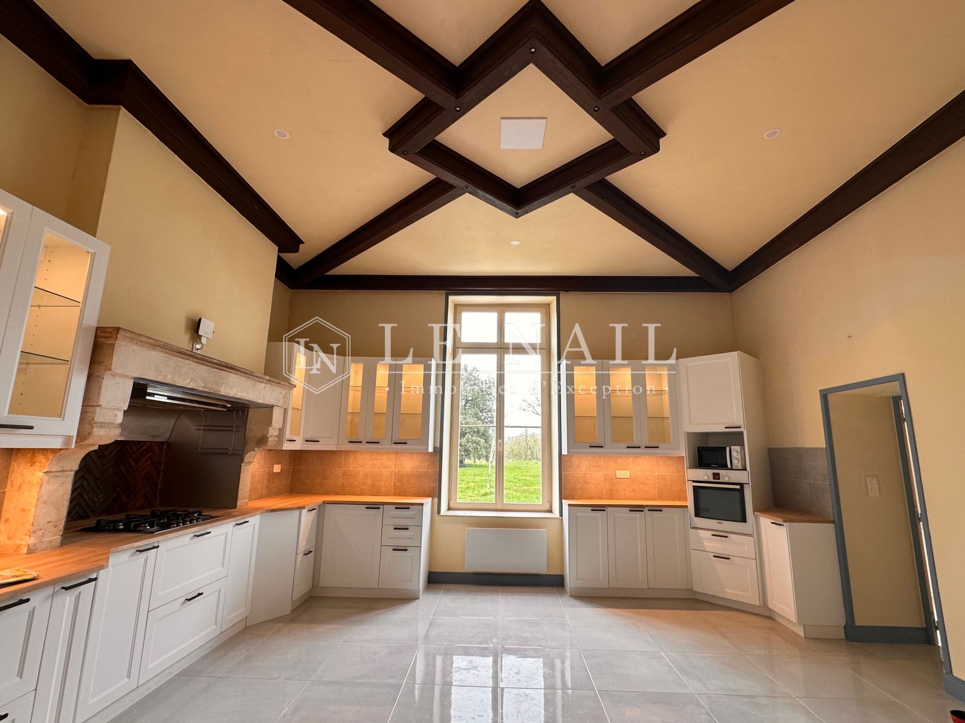 château 12 pièces en vente à STE HERMINE (85210)
