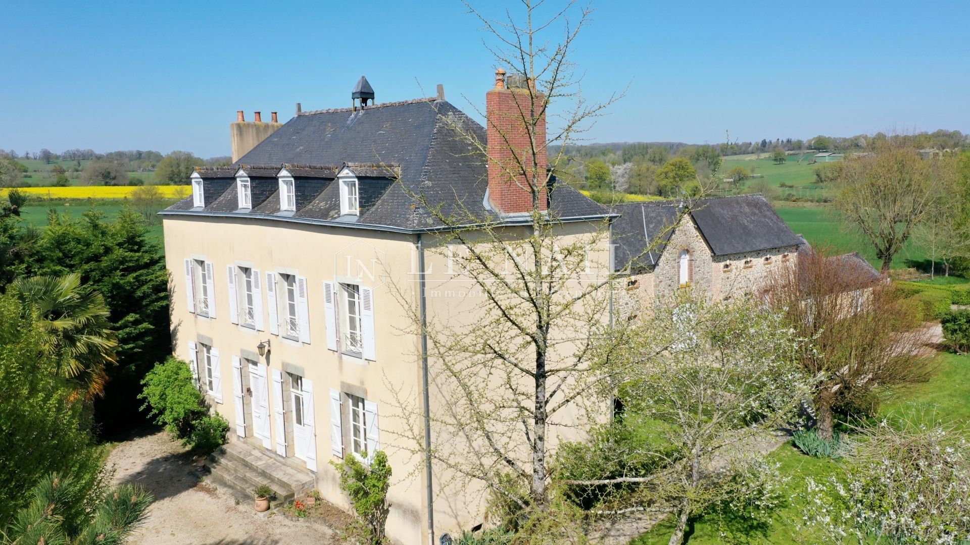 maison de maître 12 pièces en vente à LAVAL (53000)