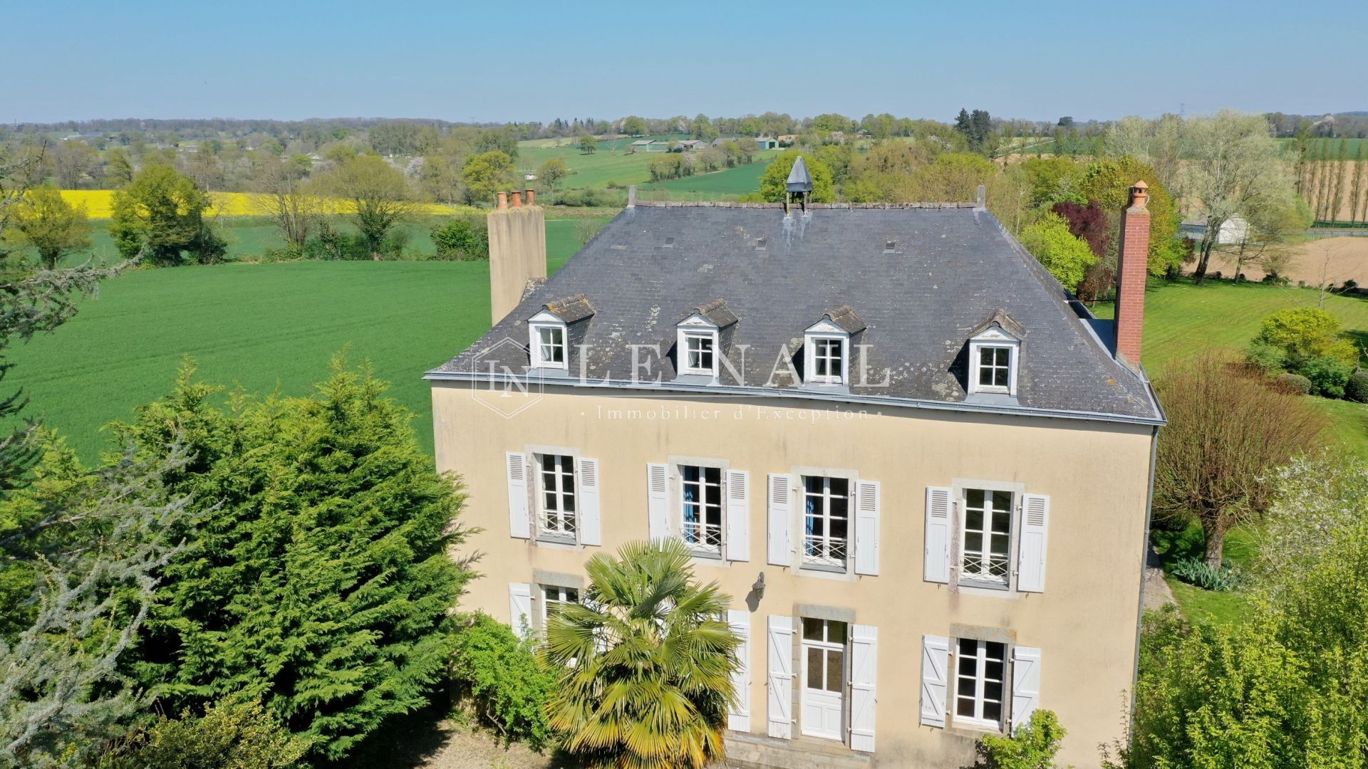maison de maître 12 pièces en vente à LAVAL (53000)