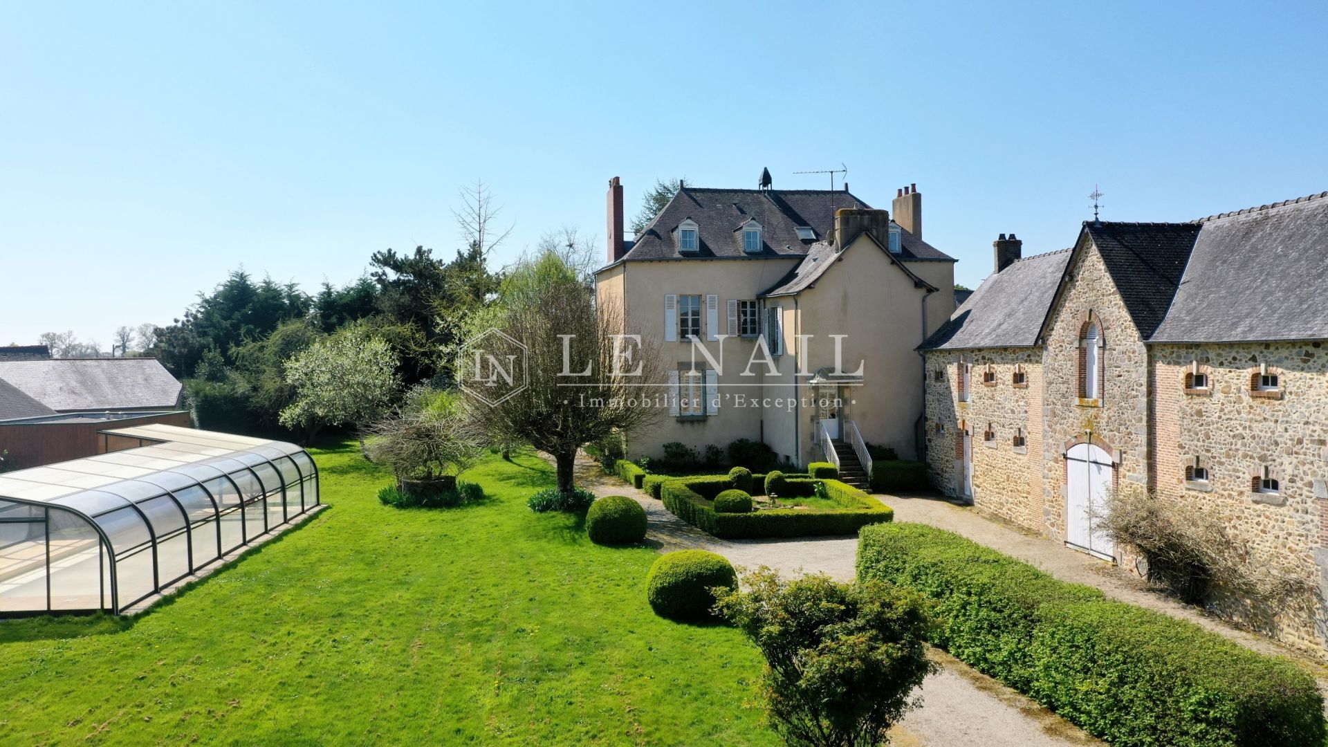 maison de maître 12 pièces en vente à LAVAL (53000)