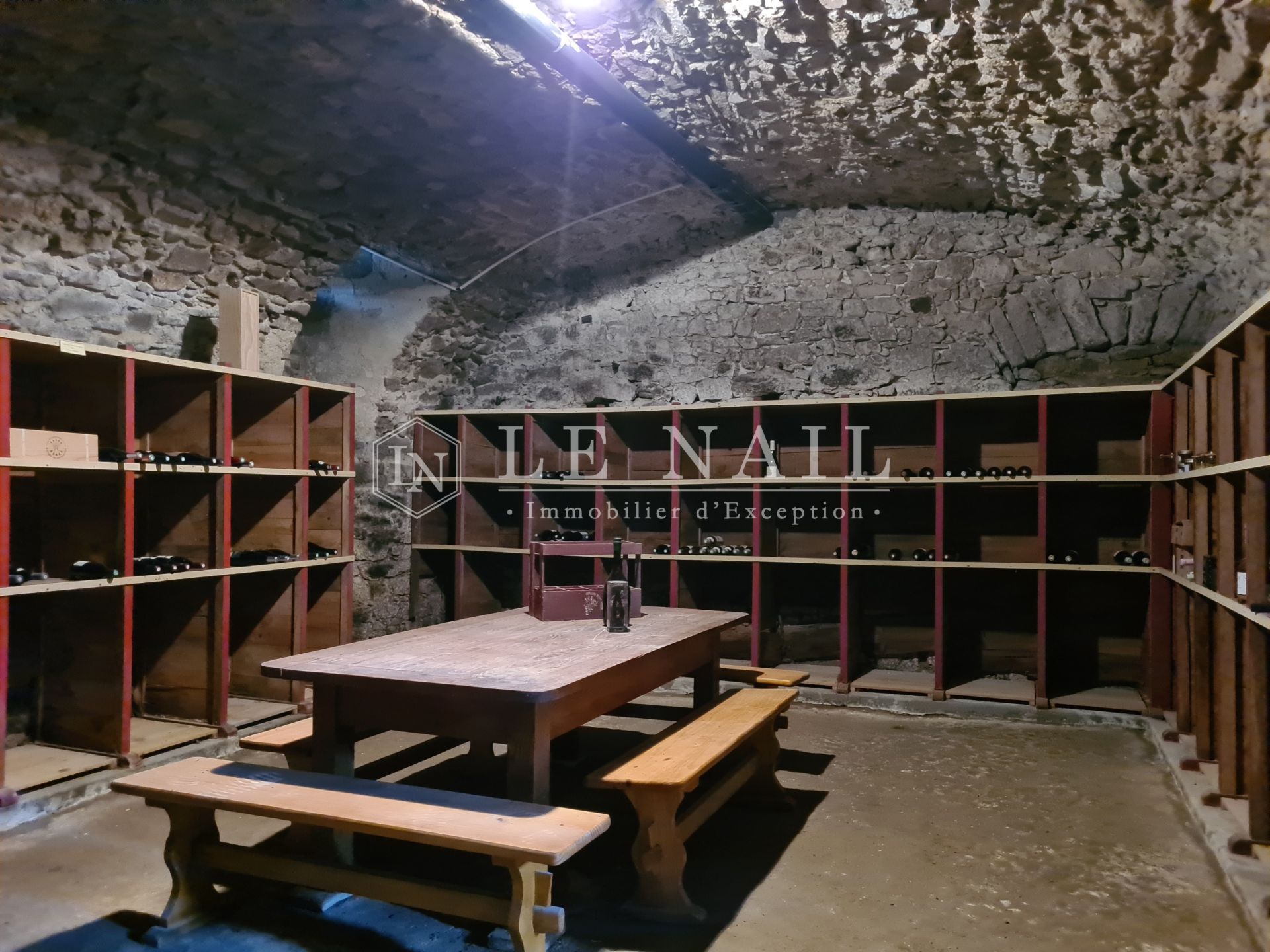 castle 16 rooms for sale on LA ROCHE SUR YON (85000)