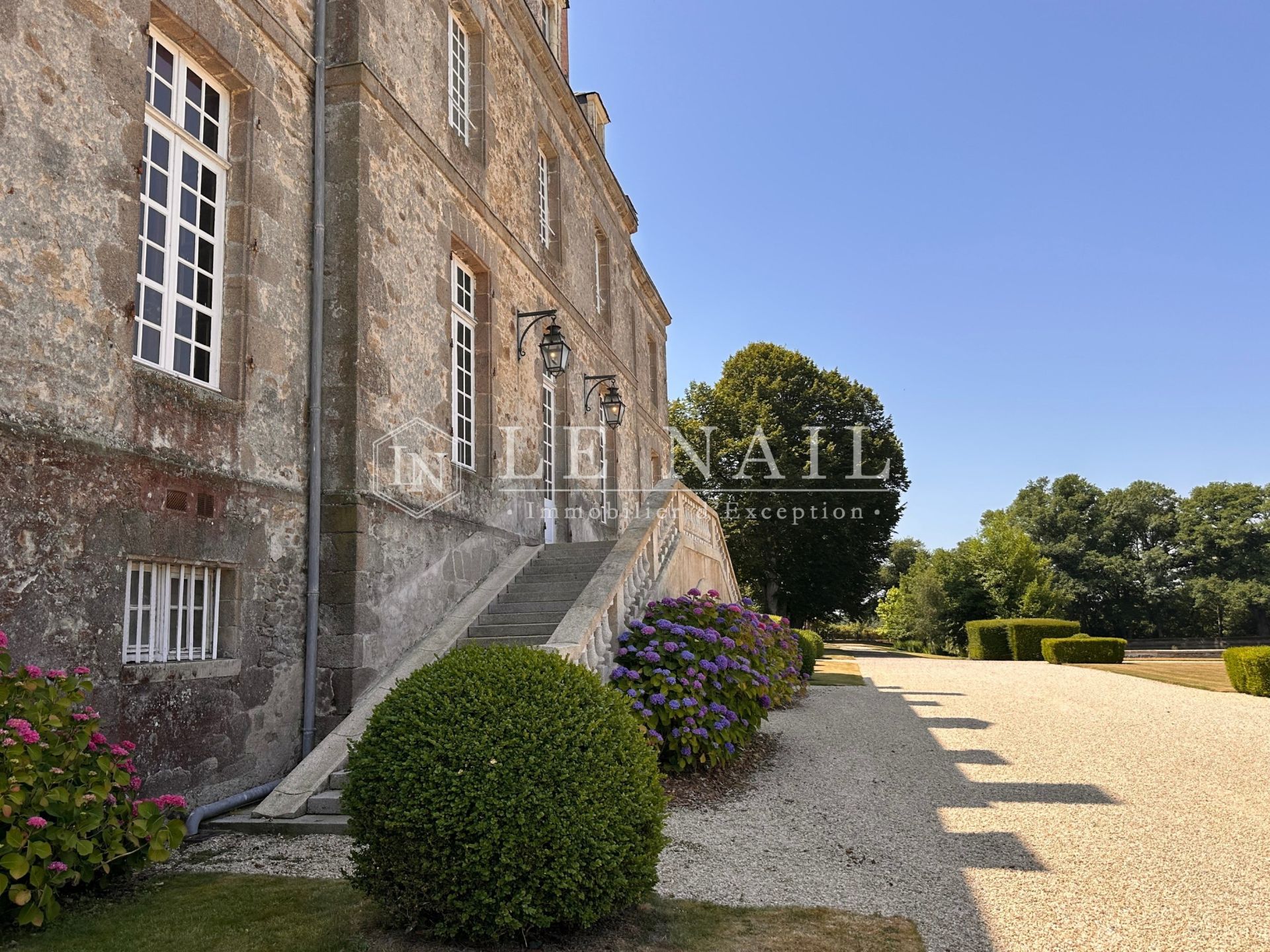 château 16 pièces en vente à LA ROCHE SUR YON (85000)