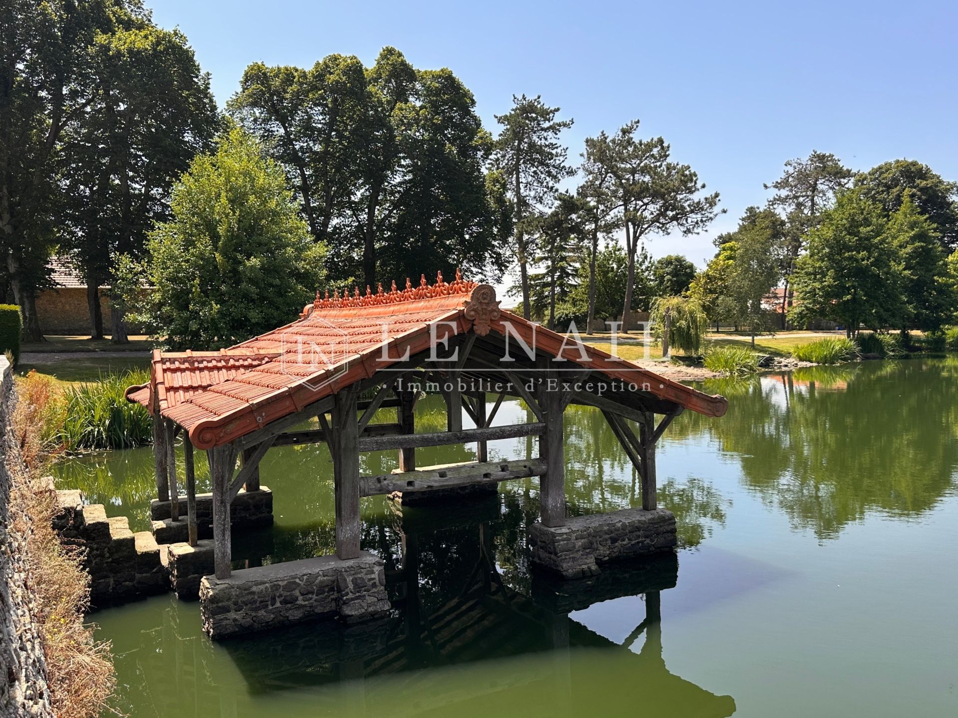 château 16 pièces en vente à LA ROCHE SUR YON (85000)