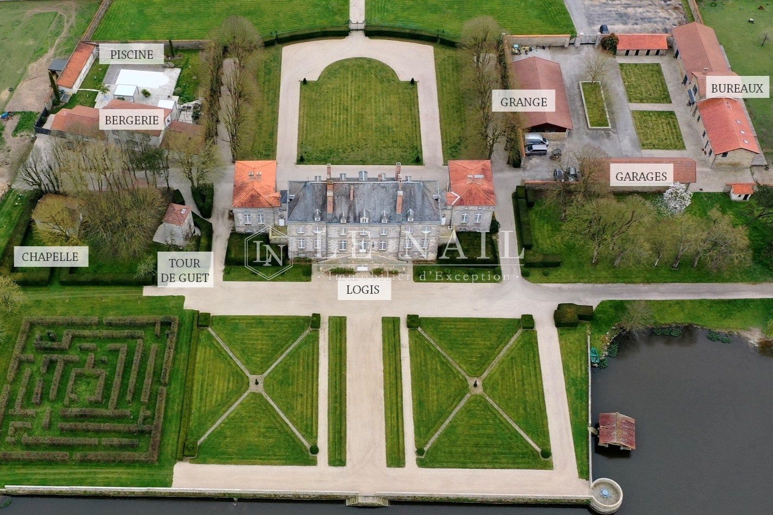 château 16 pièces en vente à LA ROCHE SUR YON (85000)