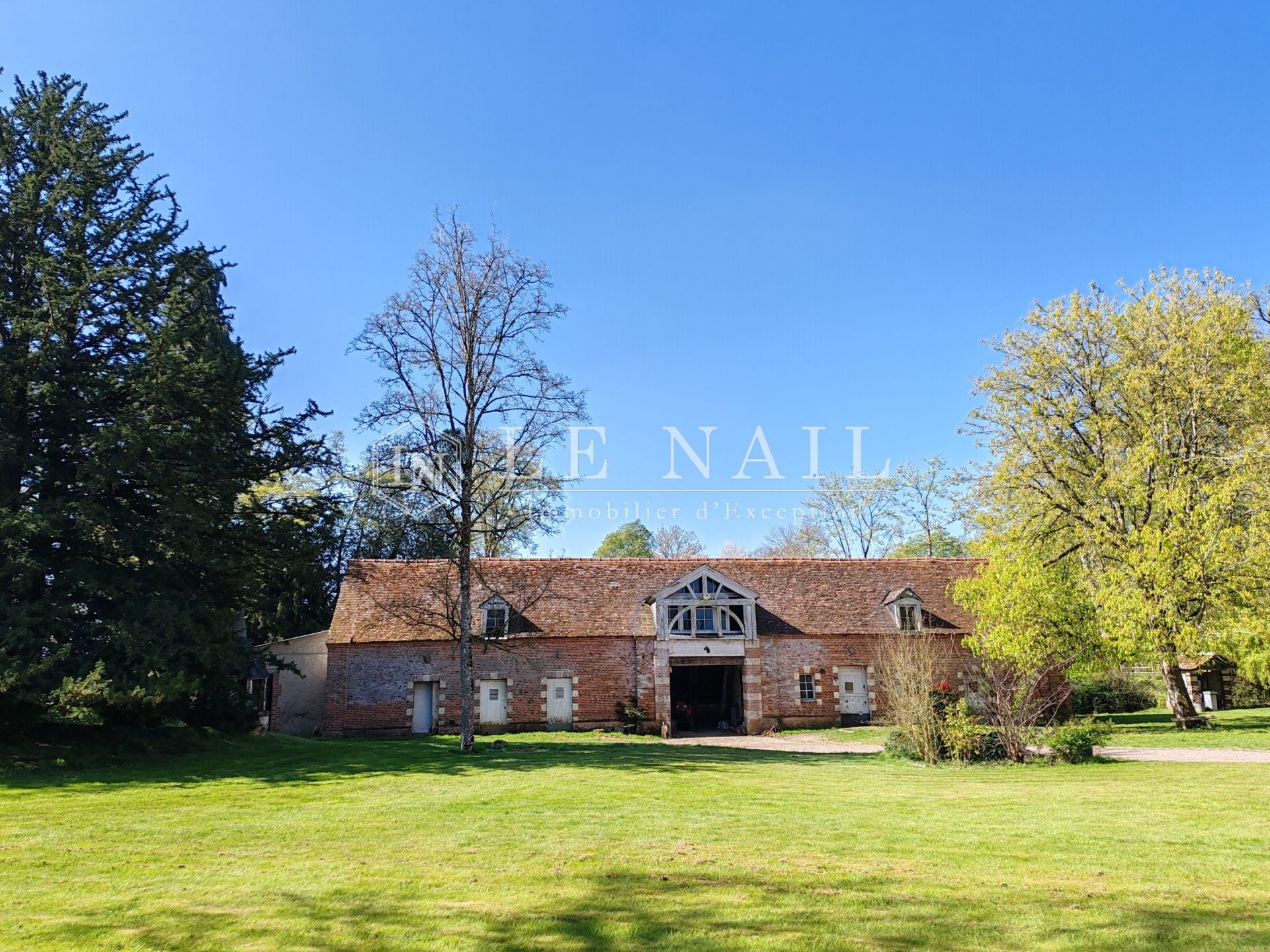 manor house 15 rooms for sale on BROU (28160)
