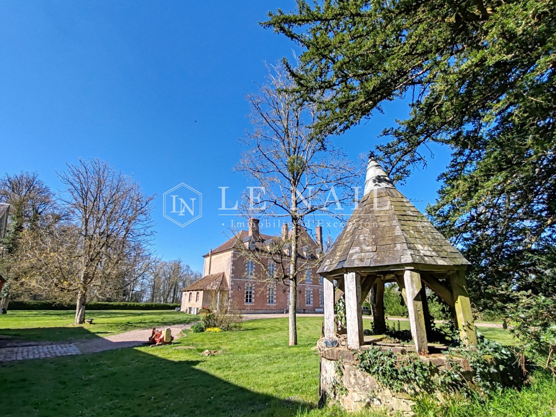 manor house 15 rooms for sale on BROU (28160)