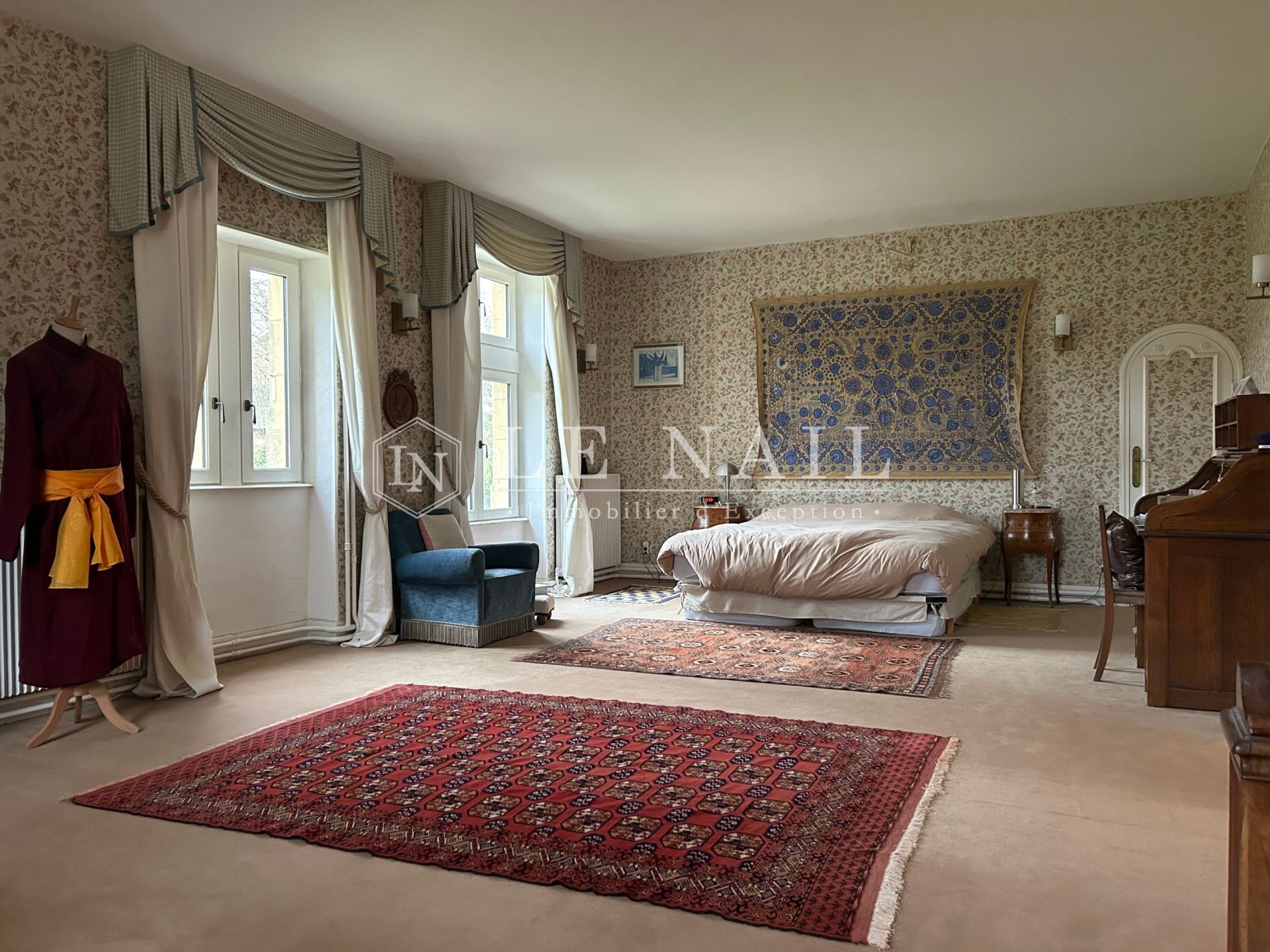 manor house 13 rooms for sale on NEVERS (58000)
