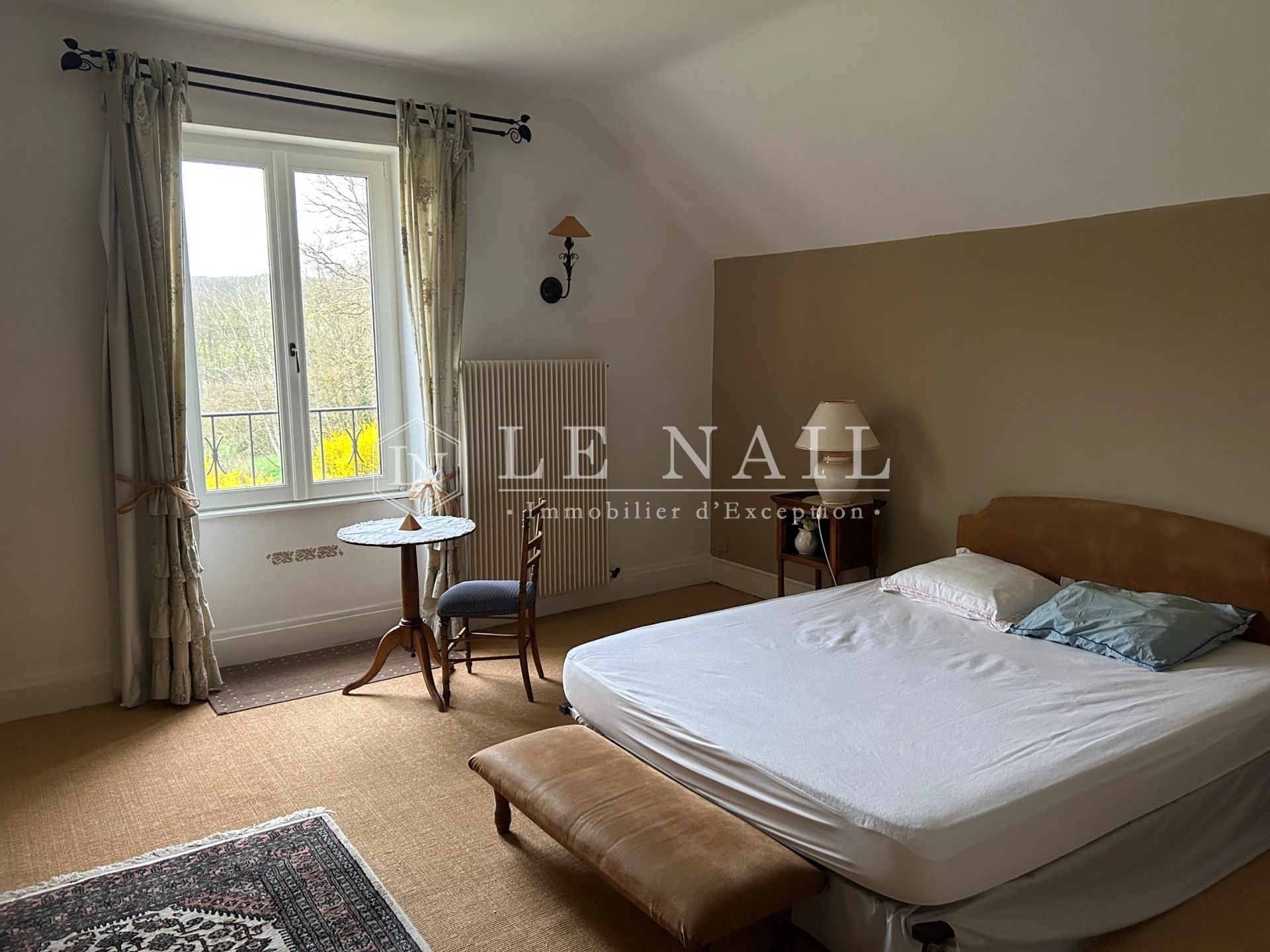 manor house 13 rooms for sale on NEVERS (58000)