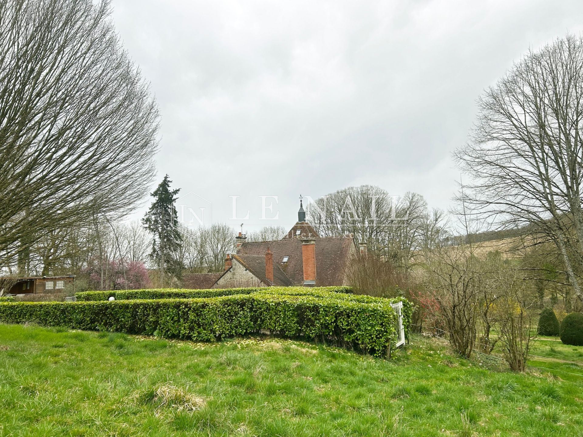 manoir 13 pièces en vente à NEVERS (58000)