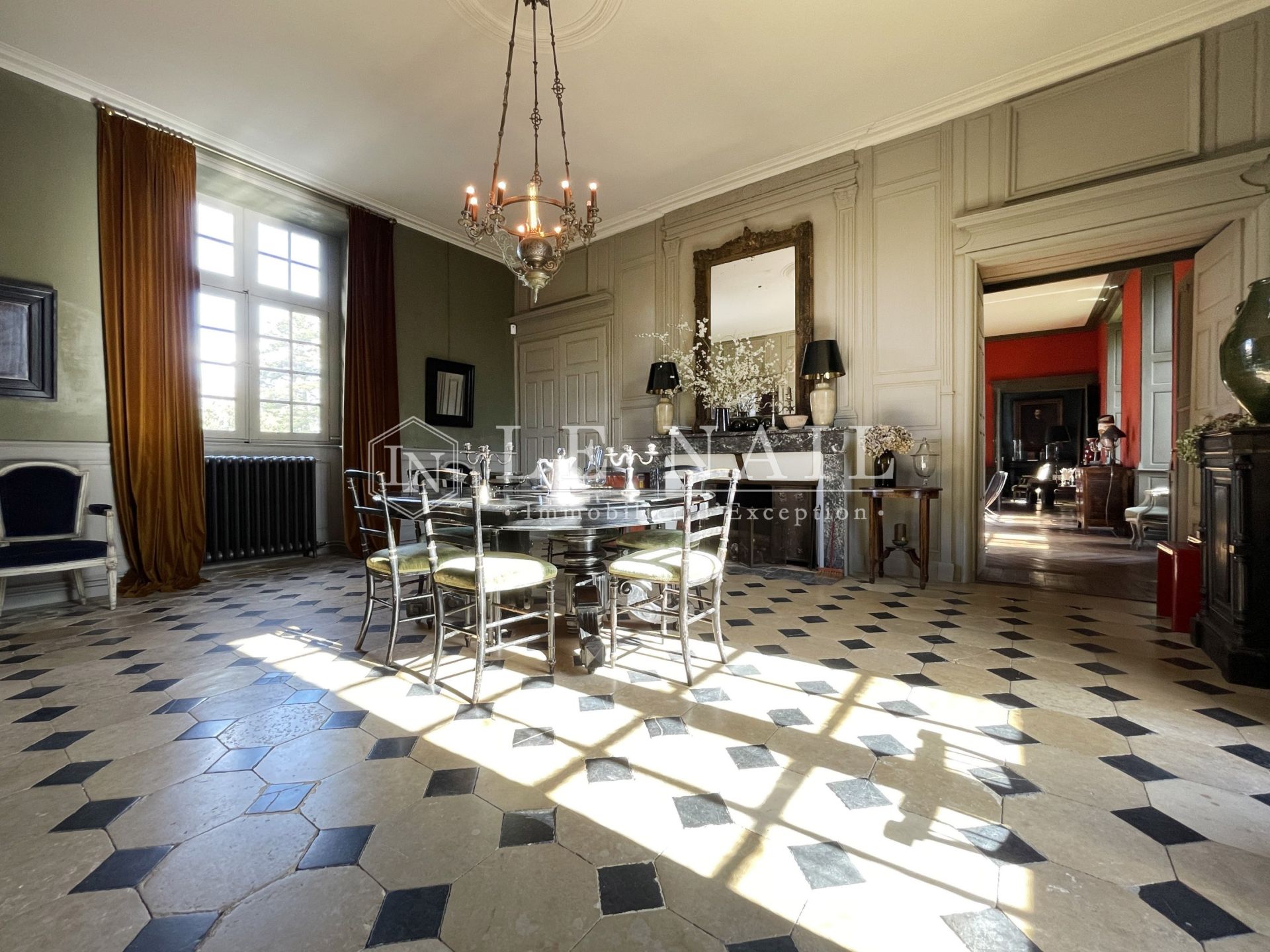castle 23 rooms for sale on POITIERS (86000)