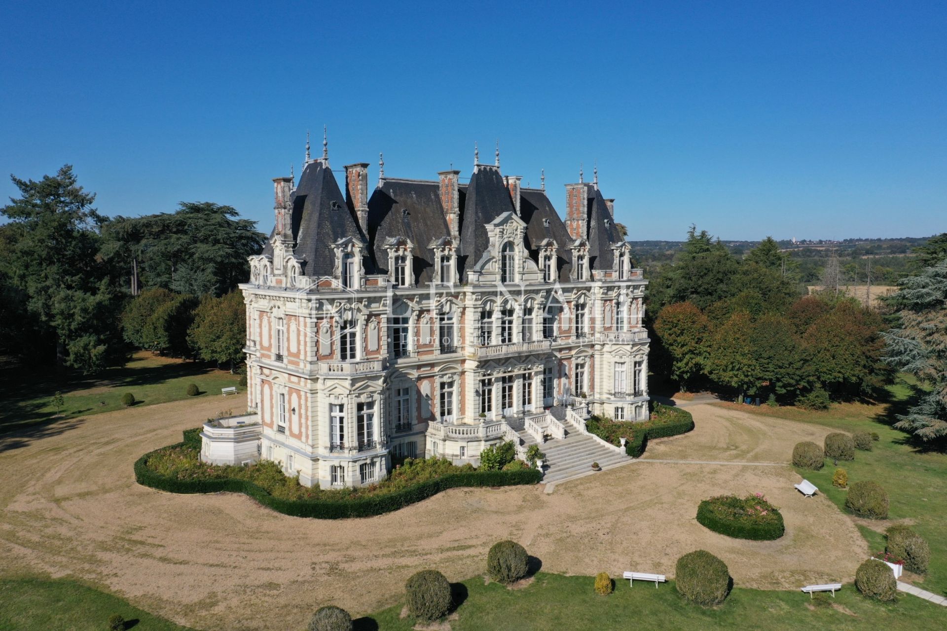 castle 32 rooms for sale on ANGERS (49000)