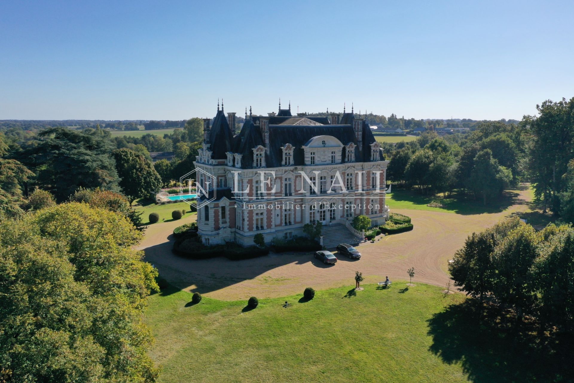castle 32 rooms for sale on ANGERS (49000)