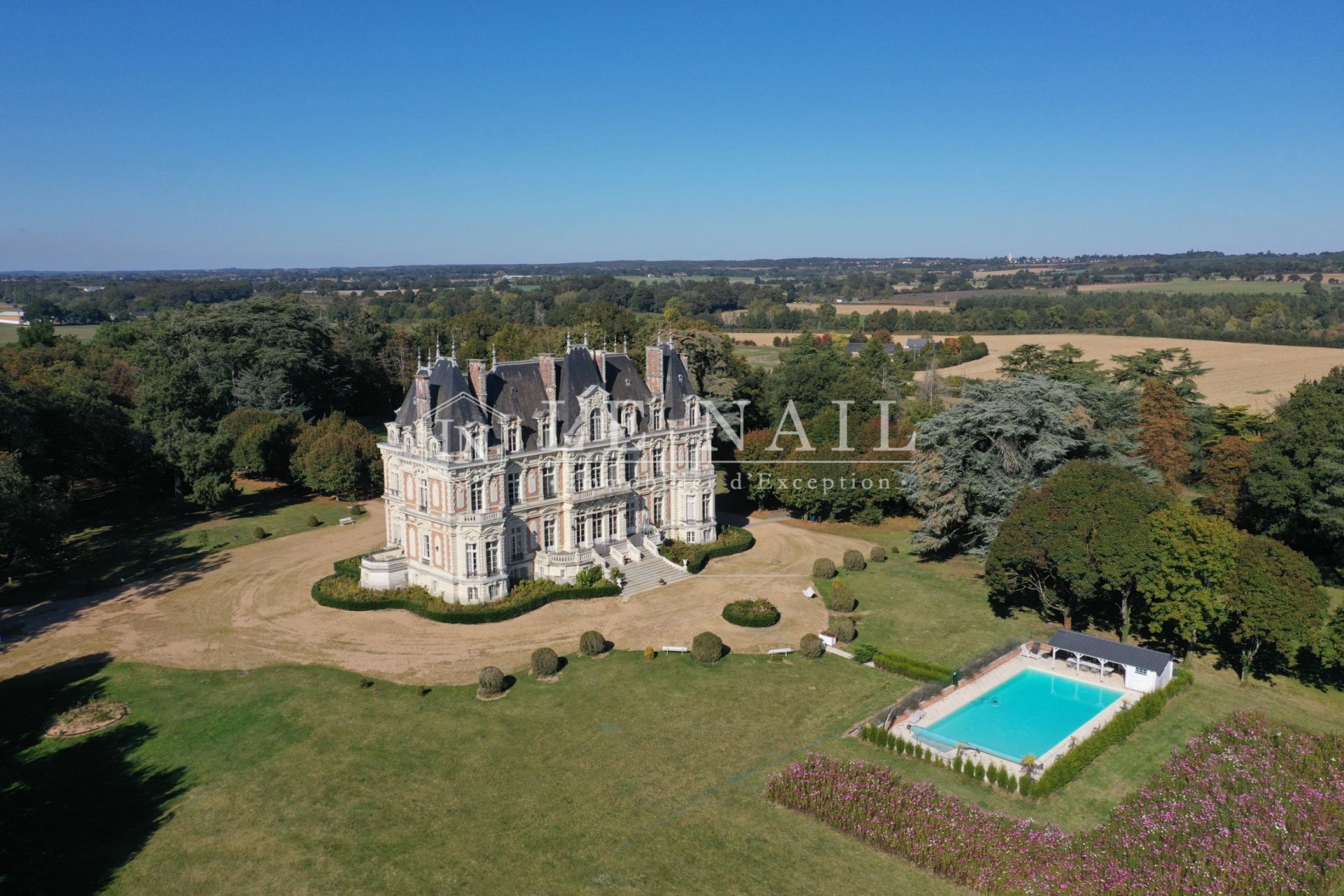 castle 32 rooms for sale on ANGERS (49000)