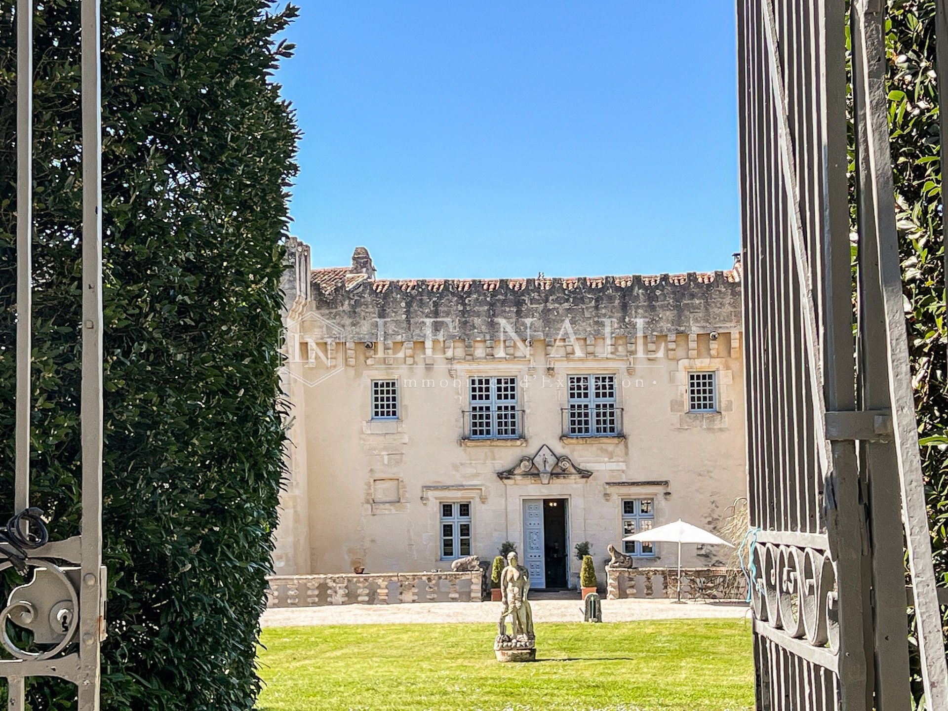 castle 11 rooms for sale on ANGOULEME (16000)
