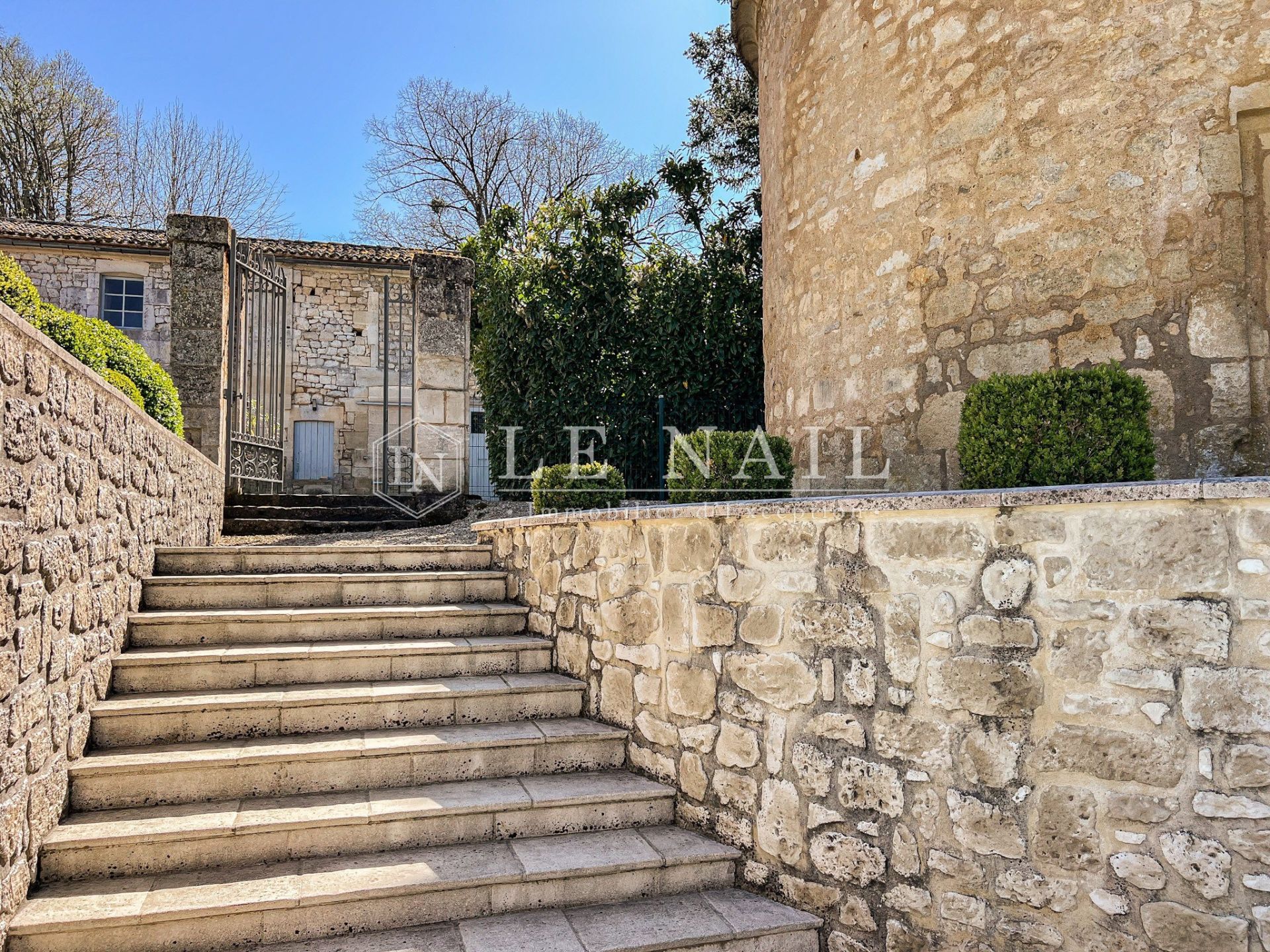 castle 11 rooms for sale on ANGOULEME (16000)