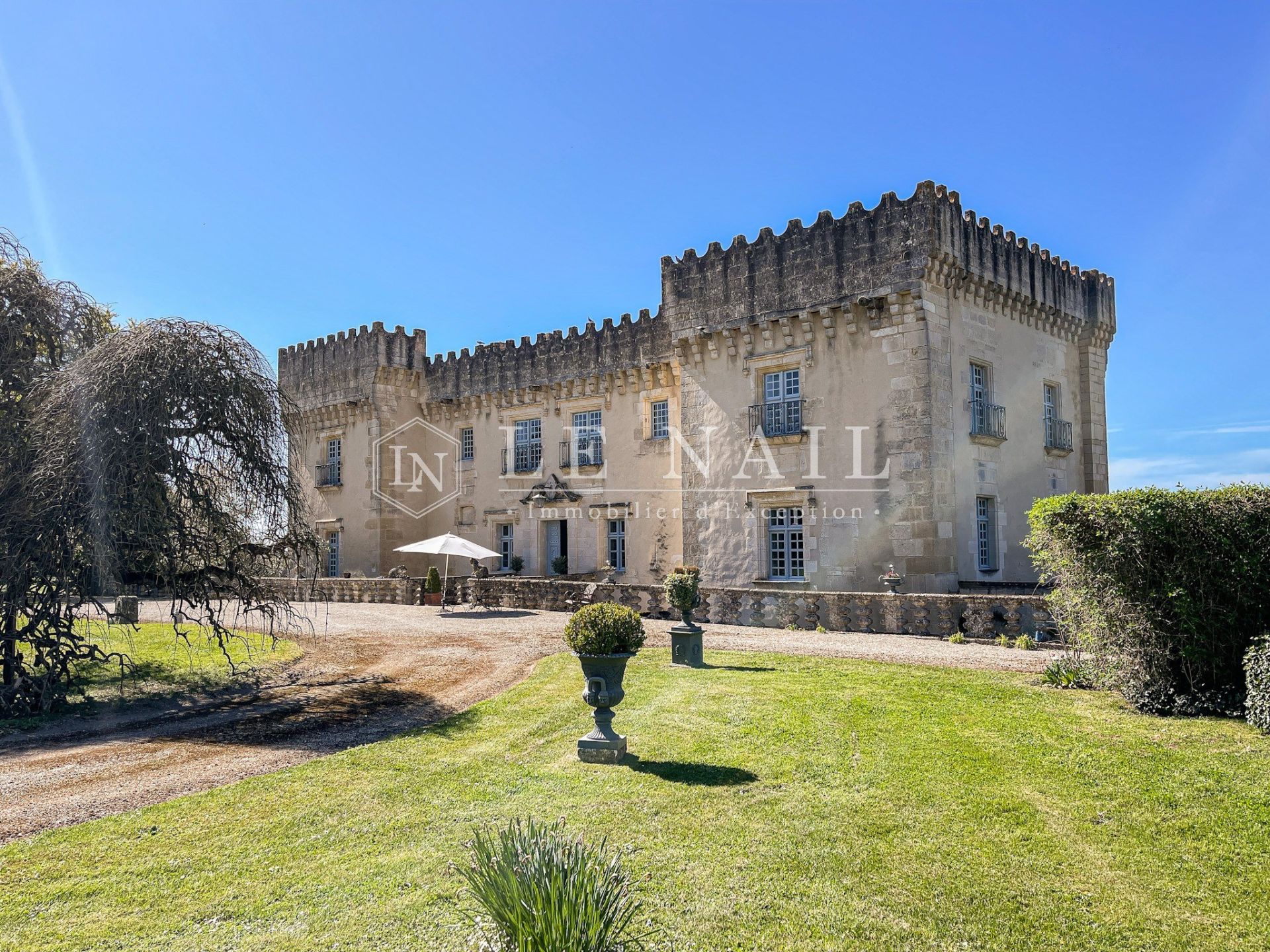 castle 11 rooms for sale on ANGOULEME (16000)