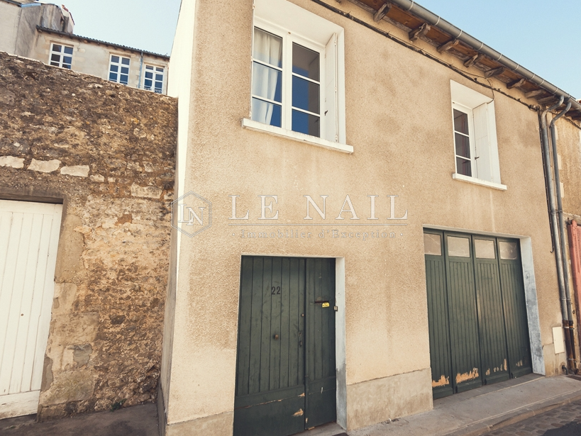 mansion (hôtel particulier) 8 rooms for sale on POITIERS (86000)